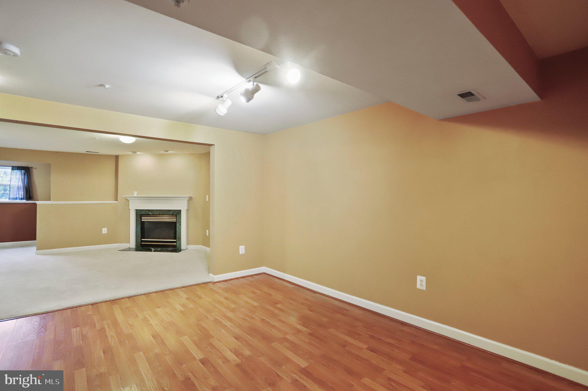 BALLENGER CREEK - Residential