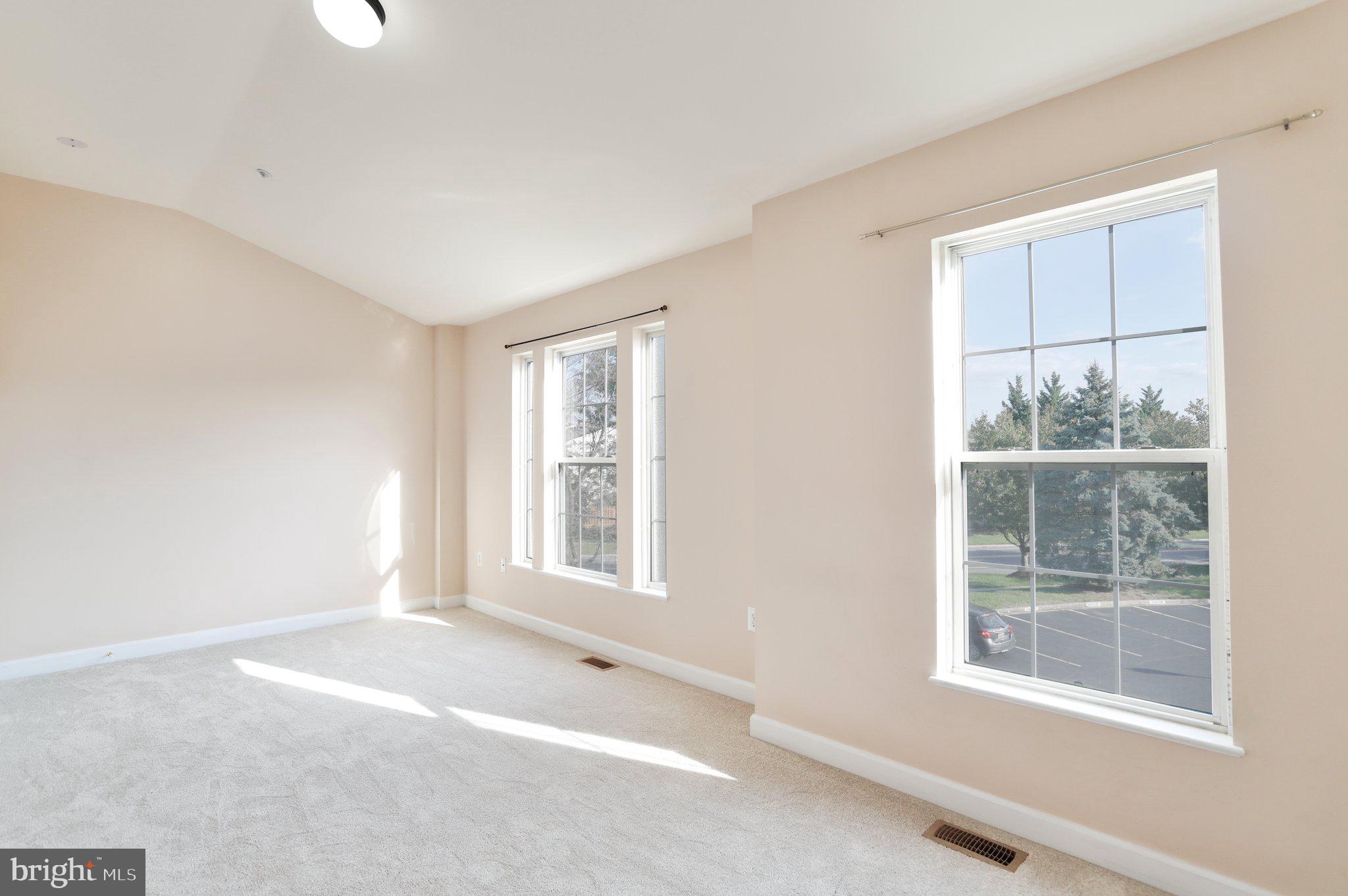 BALLENGER CREEK - Residential