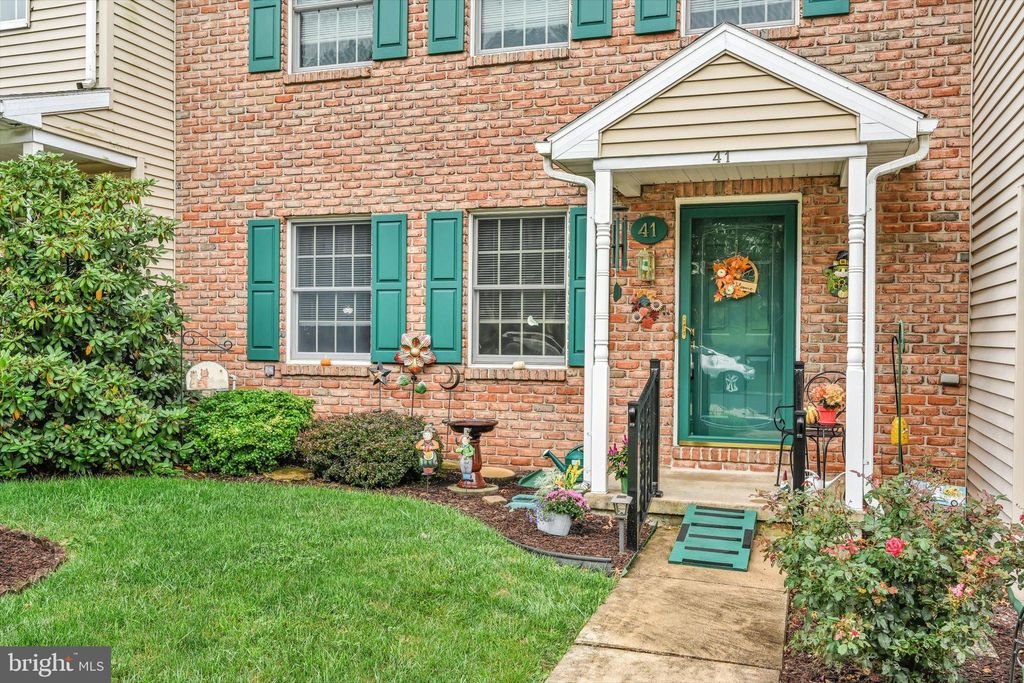 Photo of 41 Parkview Drive, REINHOLDS, PA 17569 (MLS # PALA2073194)