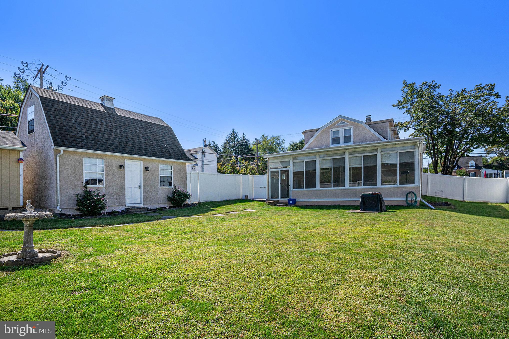 LAFAYETTE HILL - Residential Income