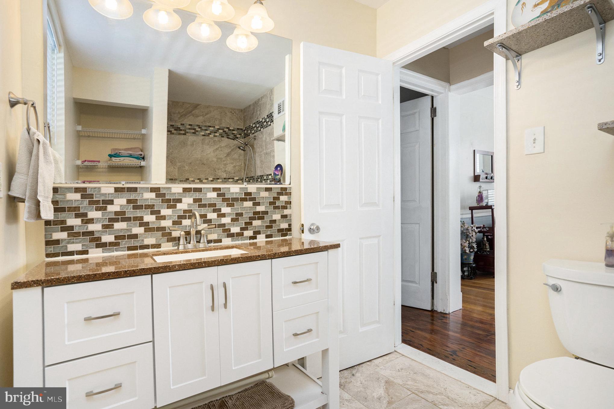 LAFAYETTE HILL - Residential Income