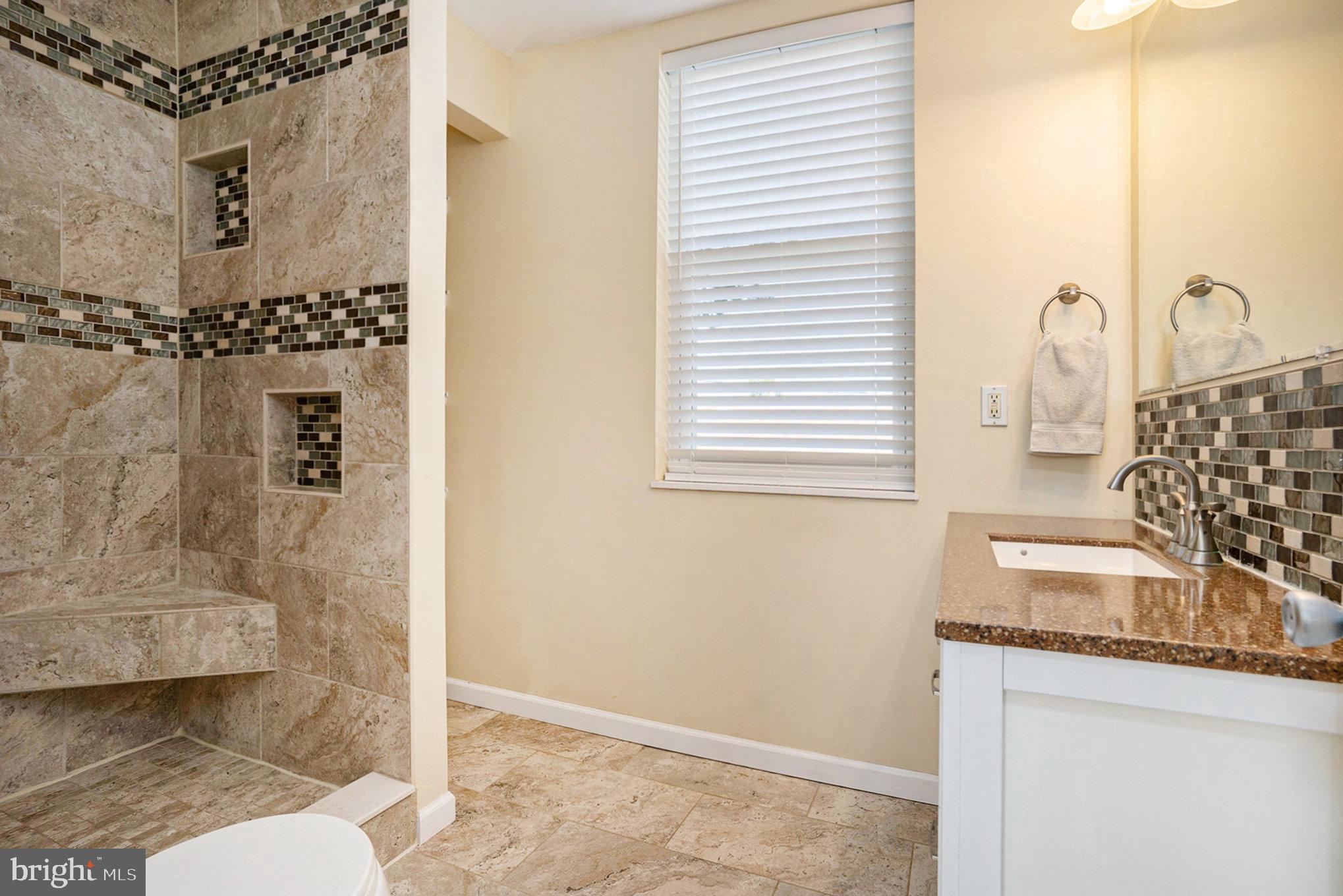 LAFAYETTE HILL - Residential Income