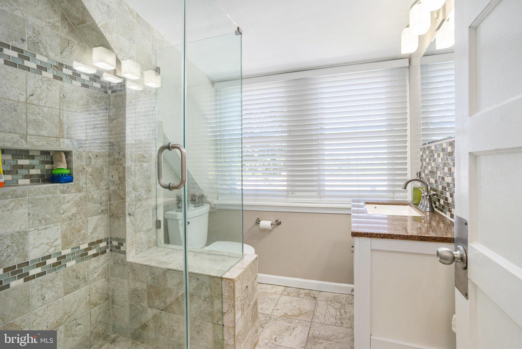 LAFAYETTE HILL - Residential Income