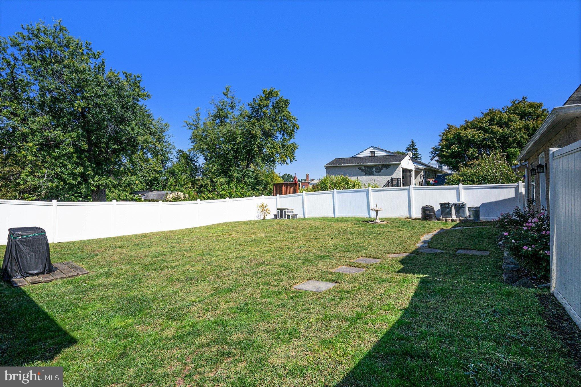 LAFAYETTE HILL - Residential Income