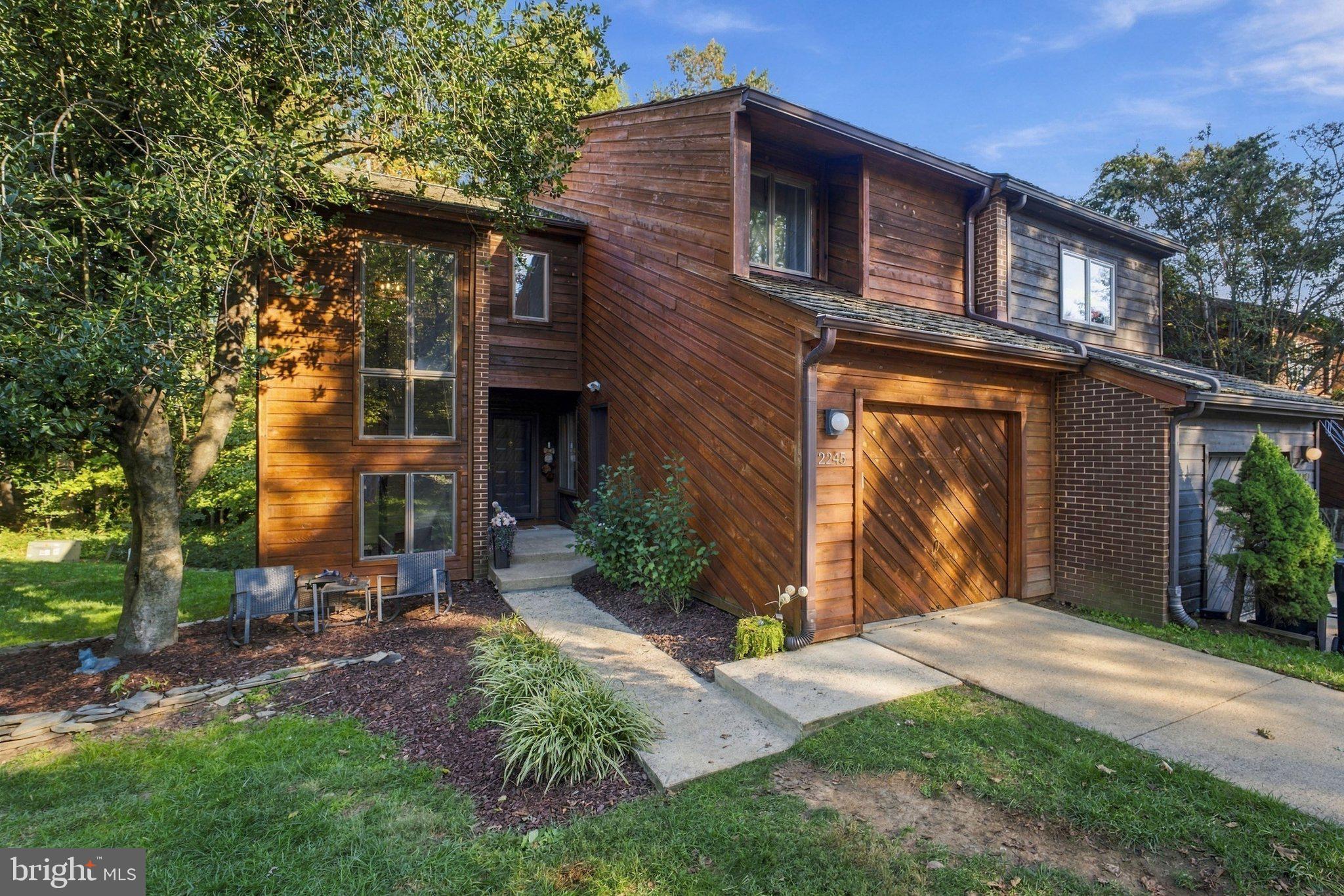 2245 CEDAR COVE COURT