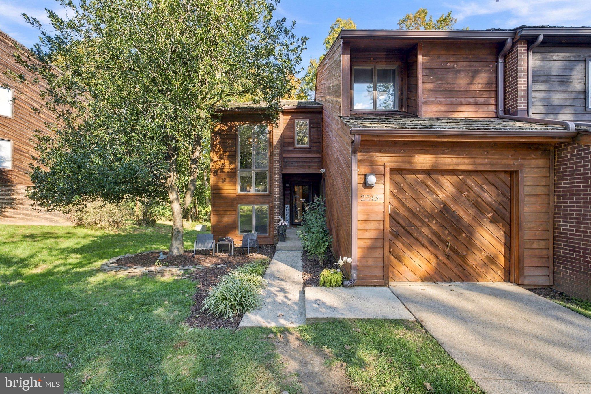 2245 CEDAR COVE COURT