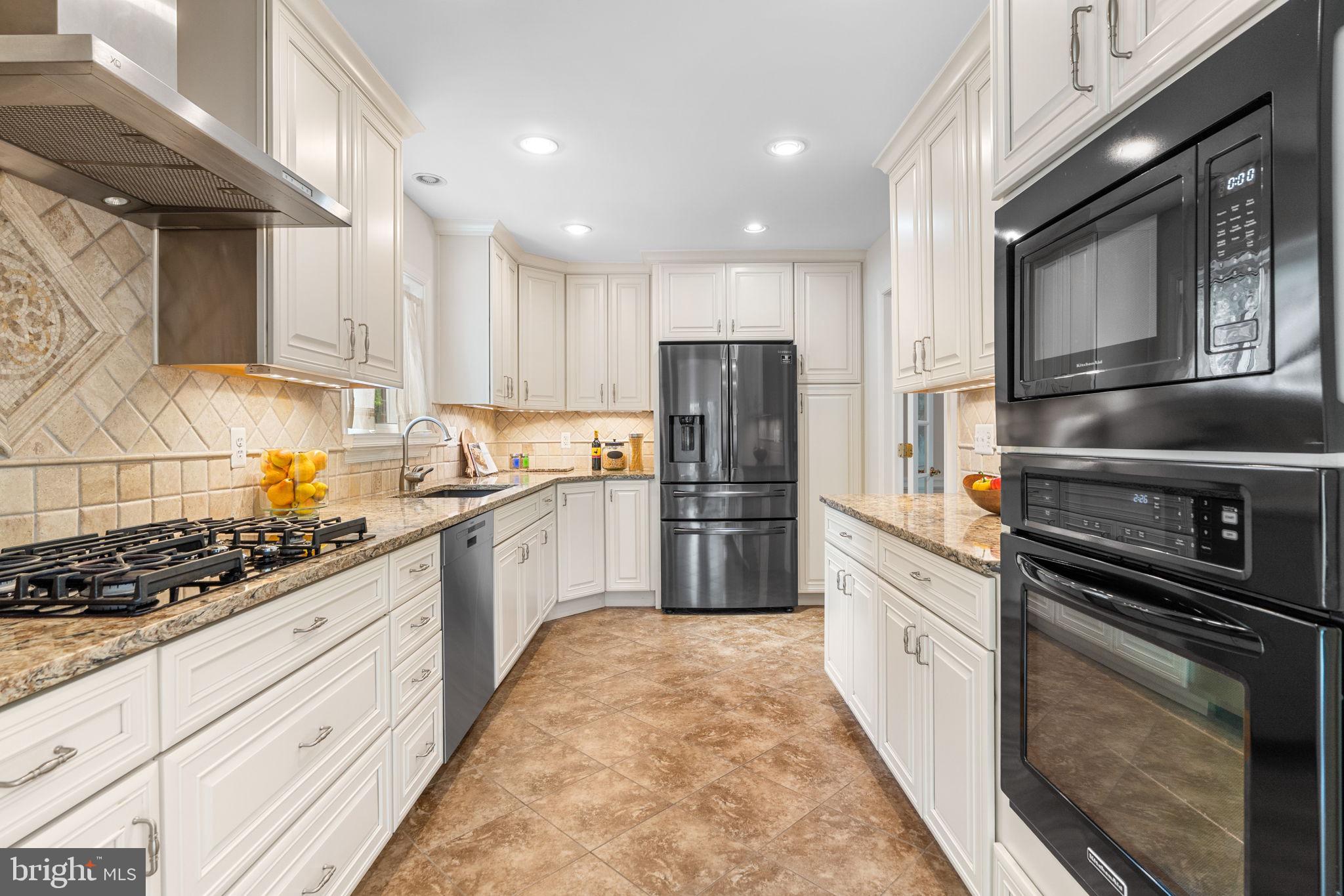 FALLS HILL - Residential