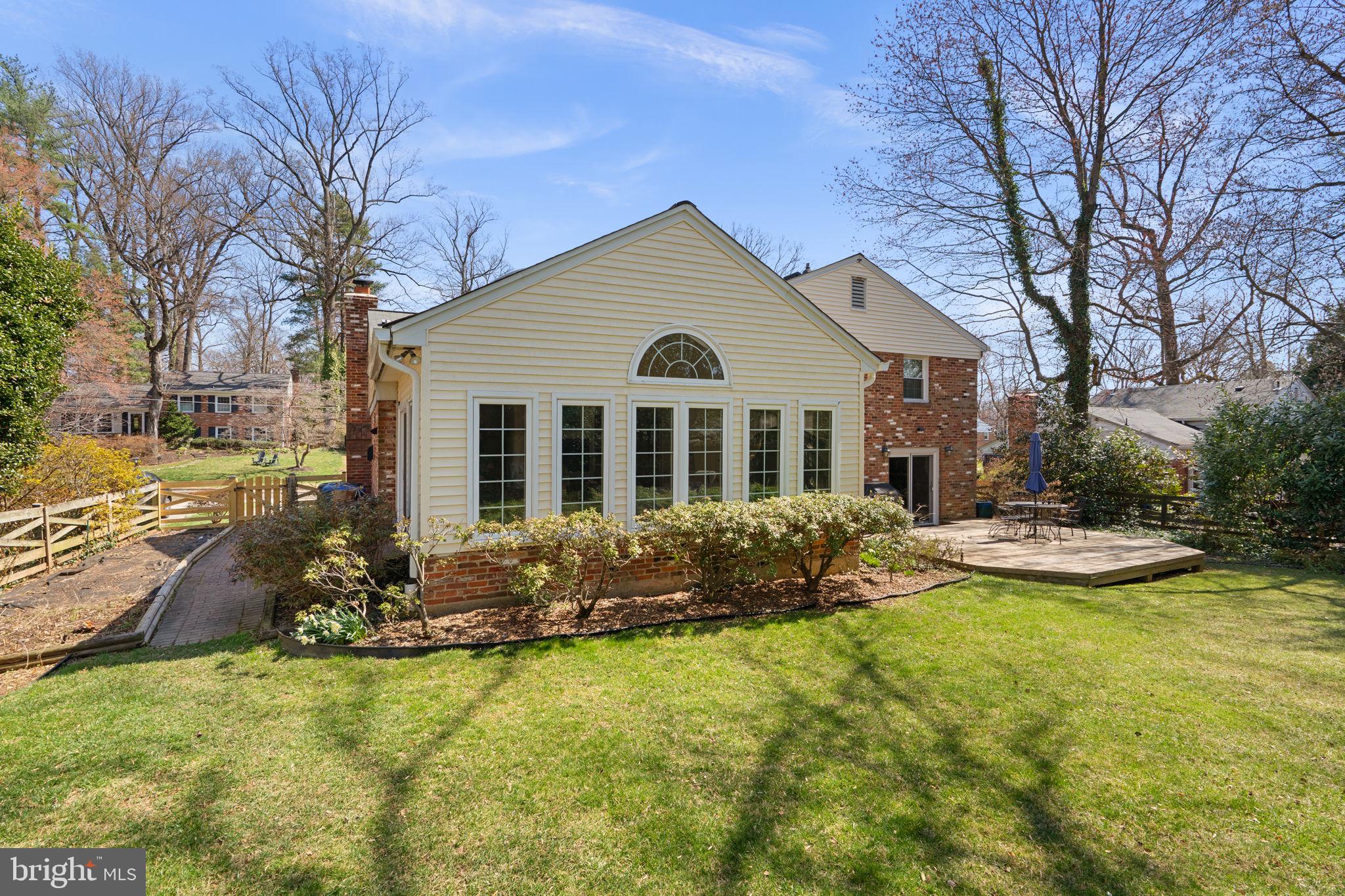 2418 LANCASTER COURT