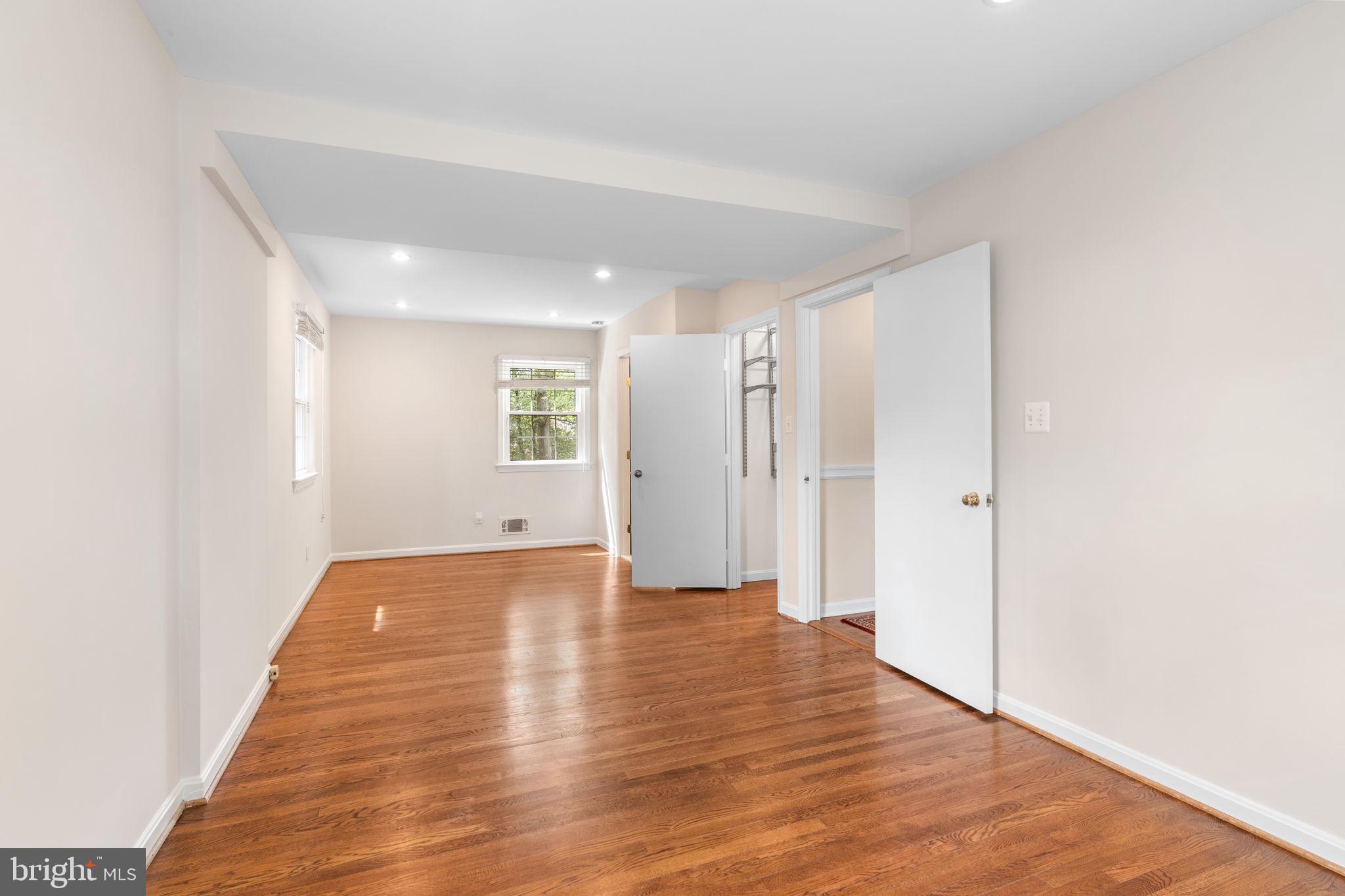 FALLS HILL - Residential