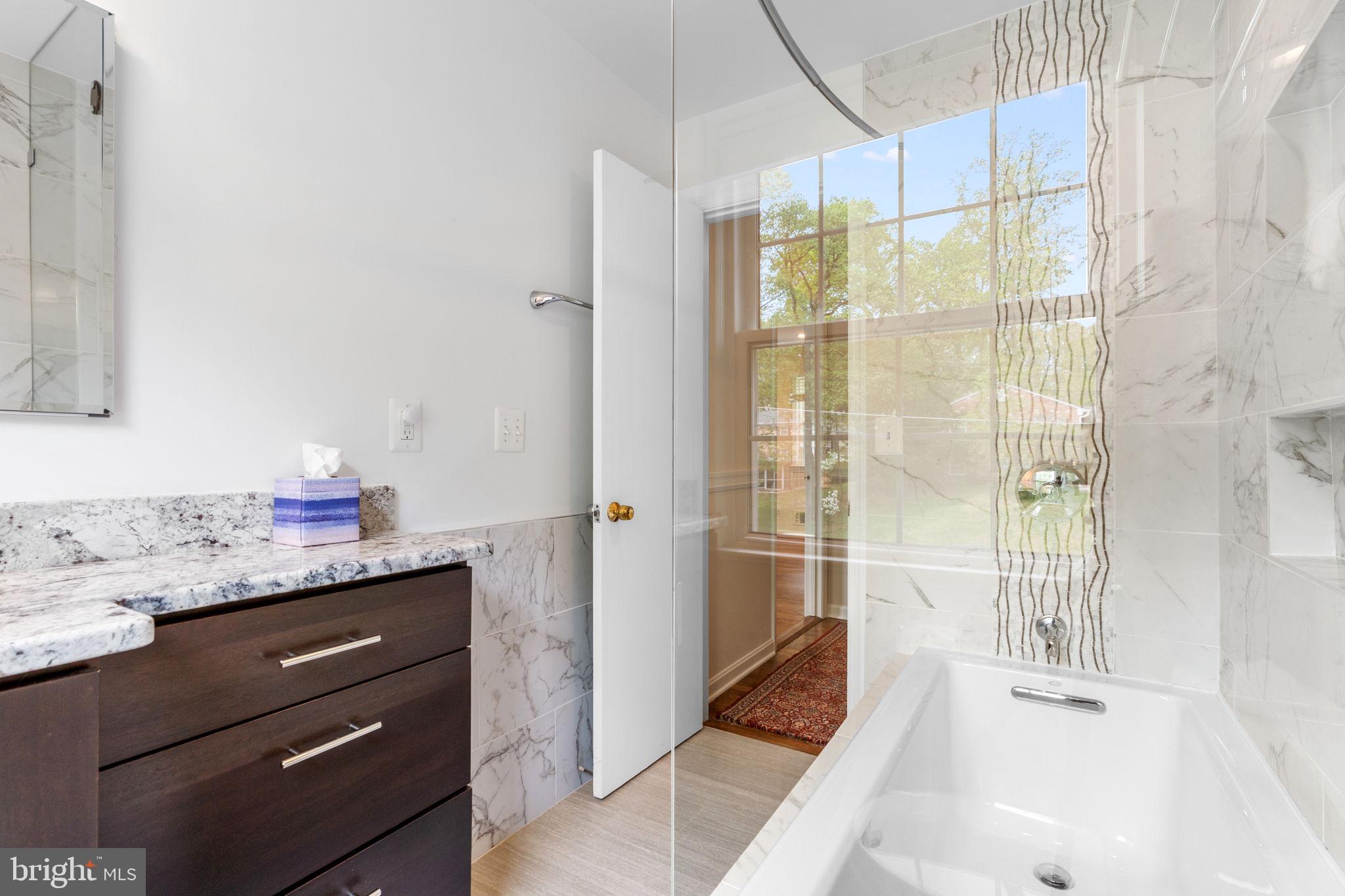 FALLS HILL - Residential