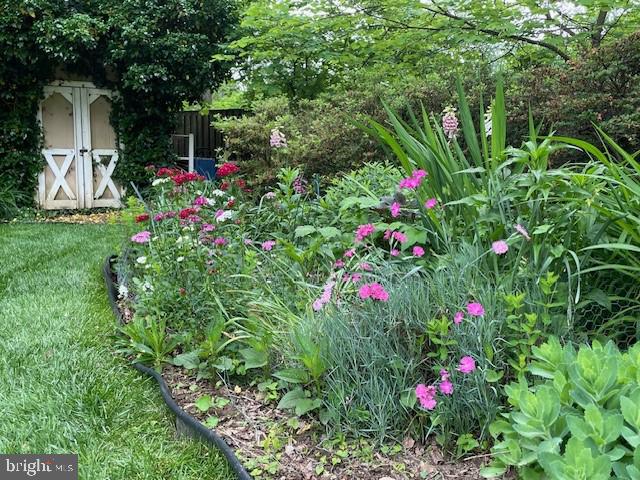 FALLS HILL - Residential