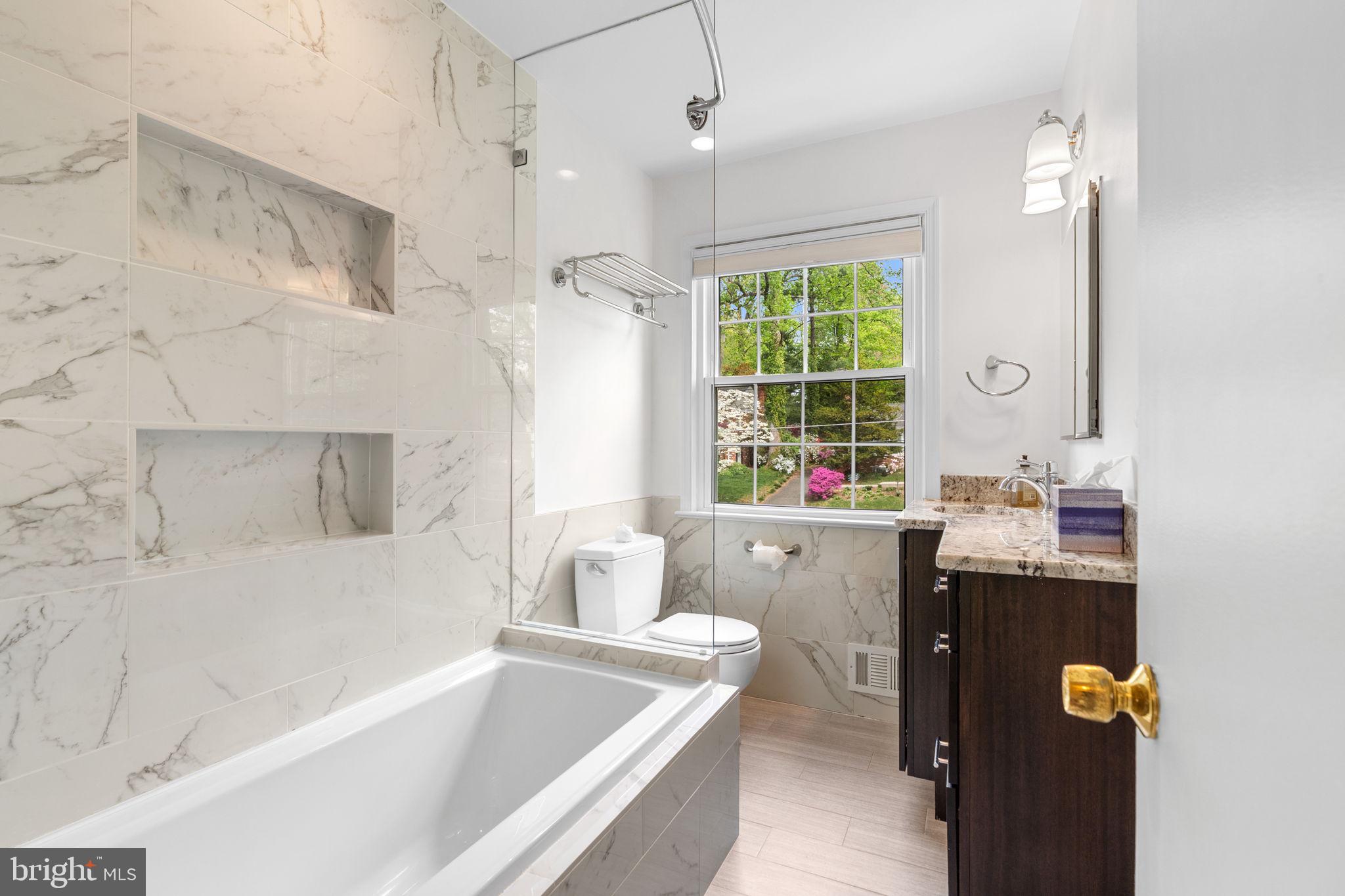 FALLS HILL - Residential