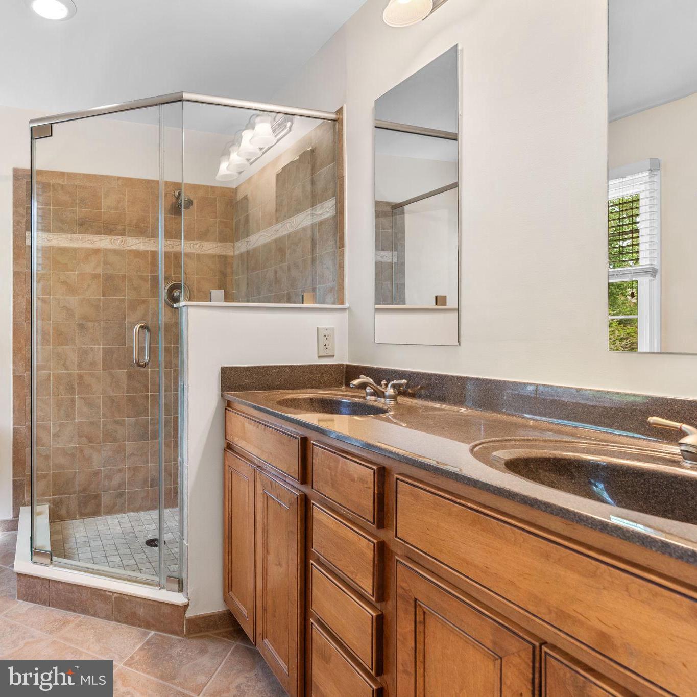 FALLS HILL - Residential