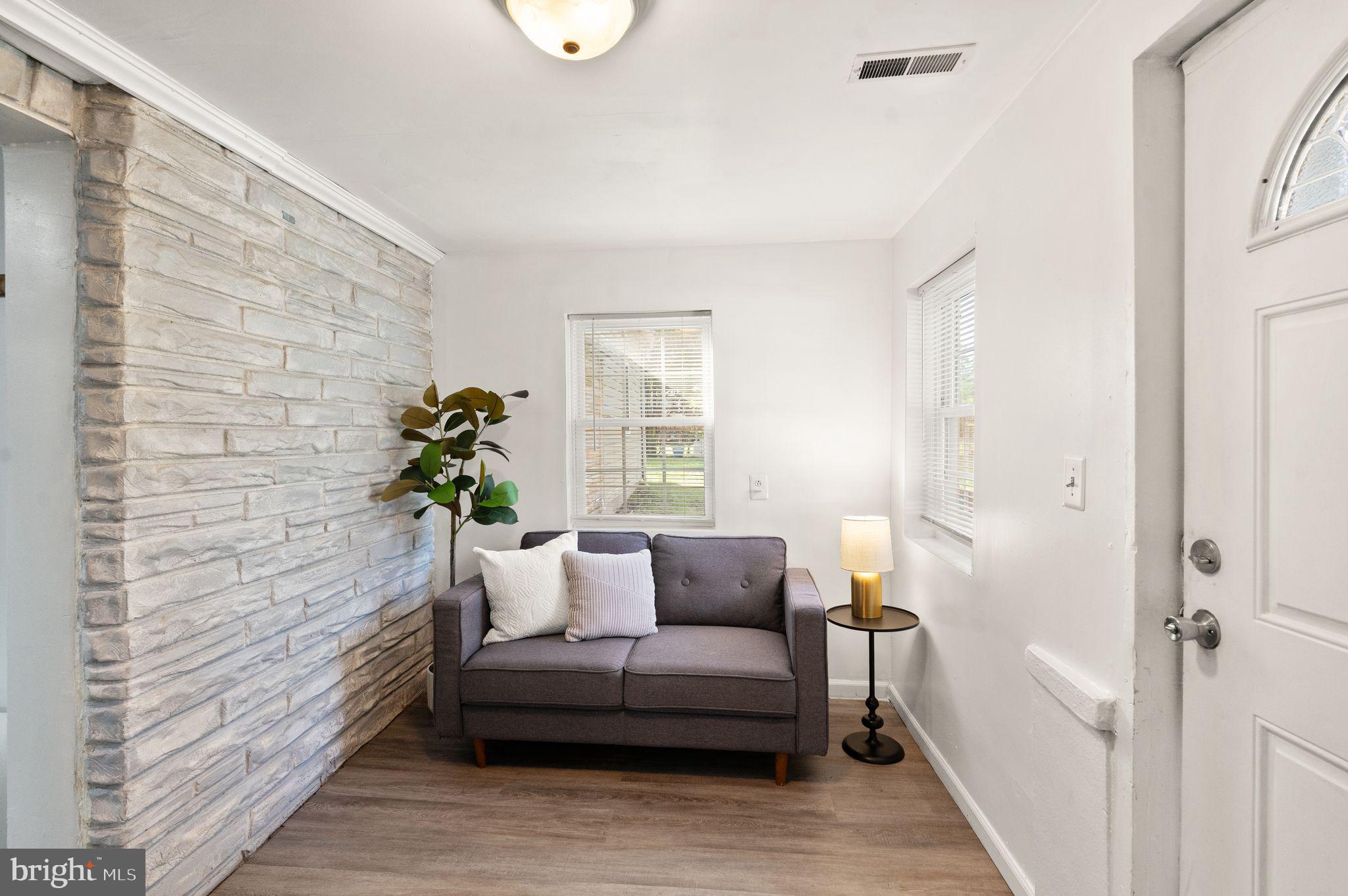 9106 BALLARD LANE