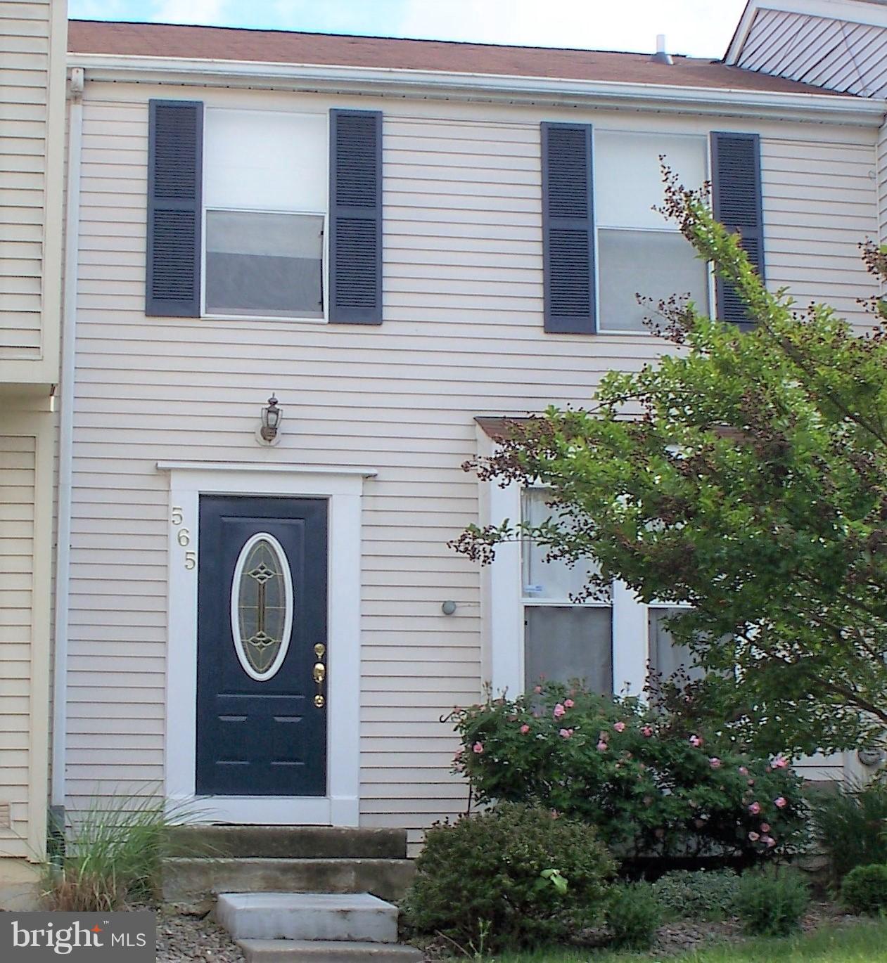 ULMSTEAD GARDENS - Residential Lease