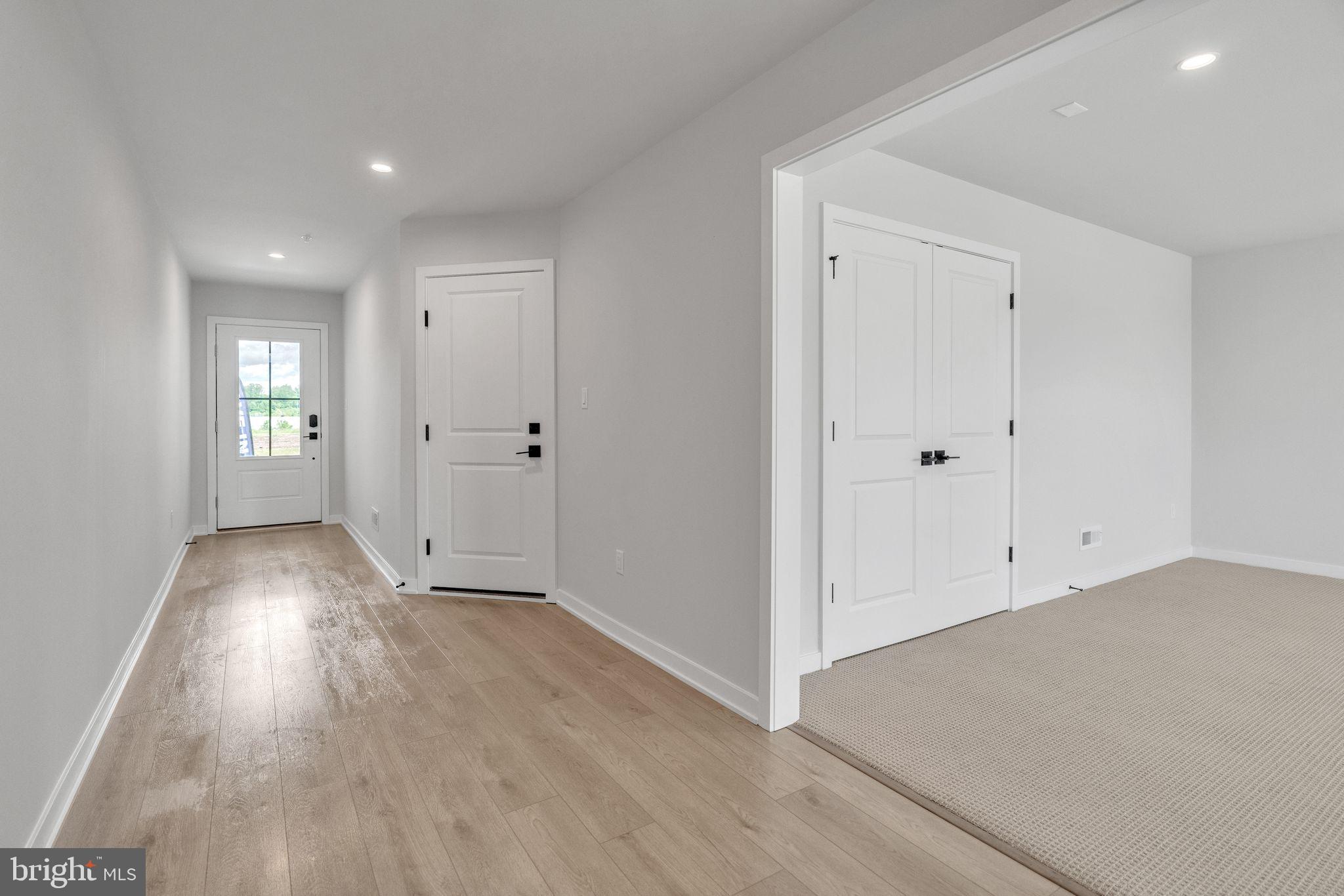 258 RIVER TRAIL CIRCLE MOVE-IN READY