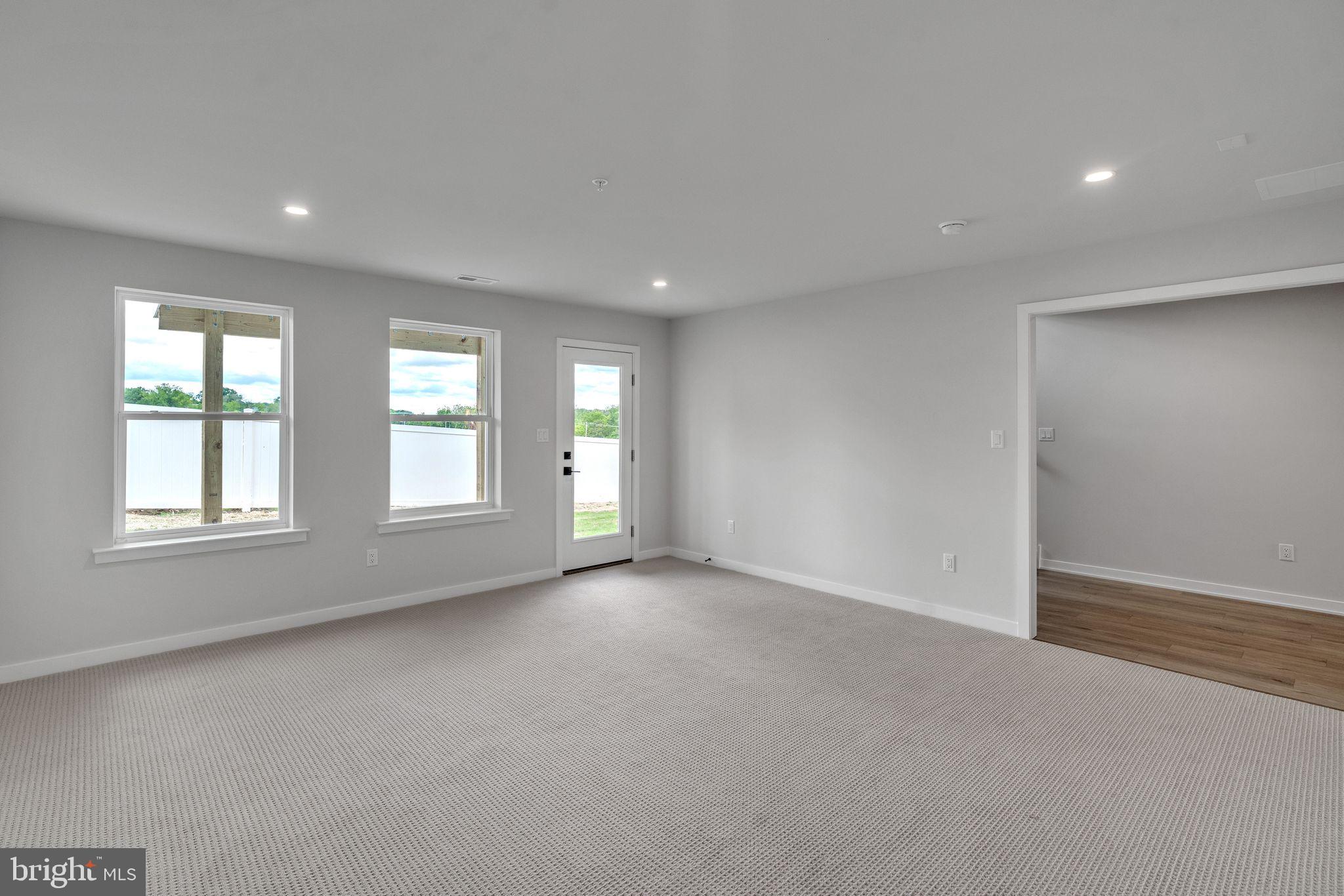 258 RIVER TRAIL CIRCLE MOVE-IN READY