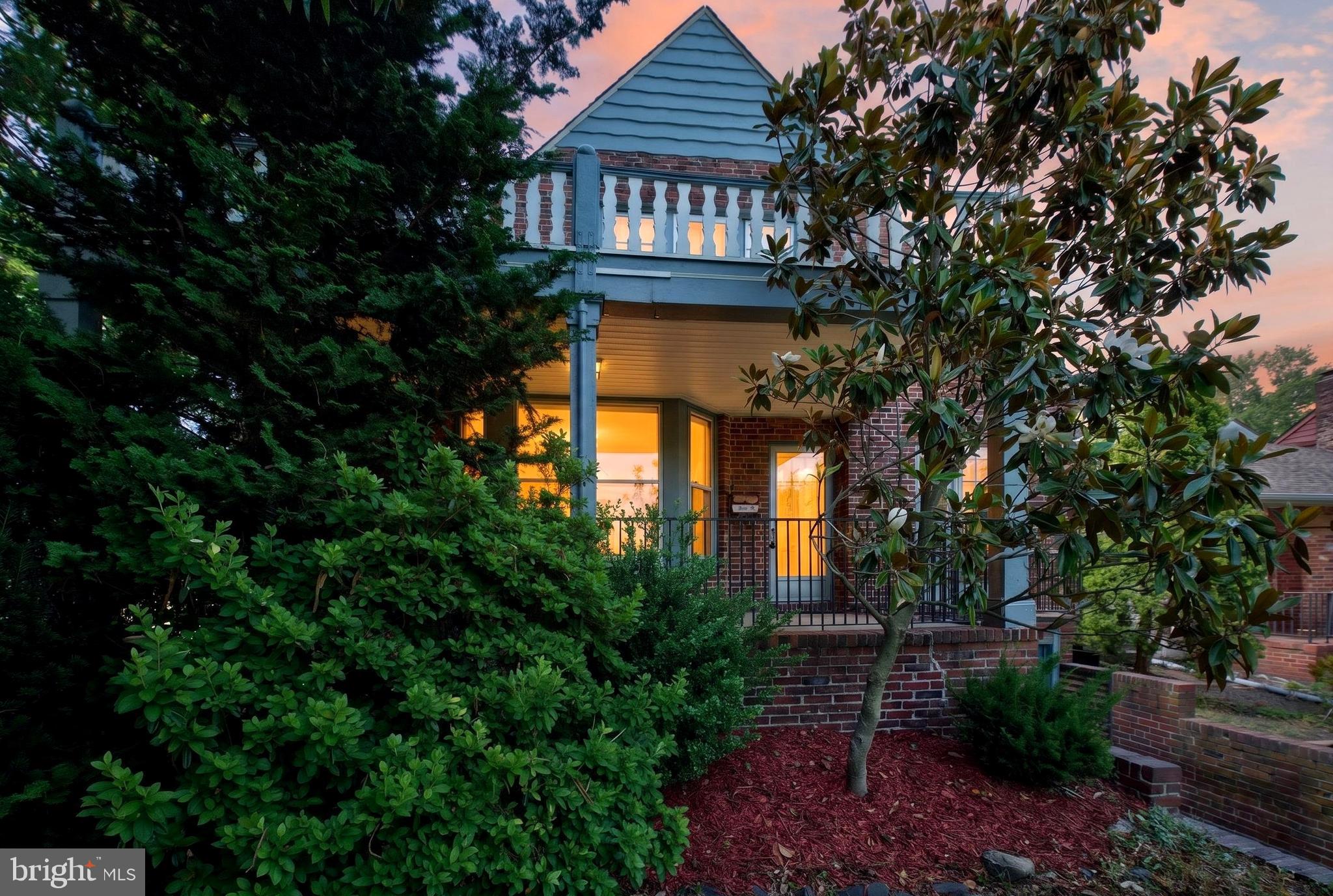 319 N NEWTON LAKE DRIVE