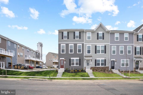 Townhouse For Sale - 32 Democracy Mews #[475]<br/> RANSON, WV 25438