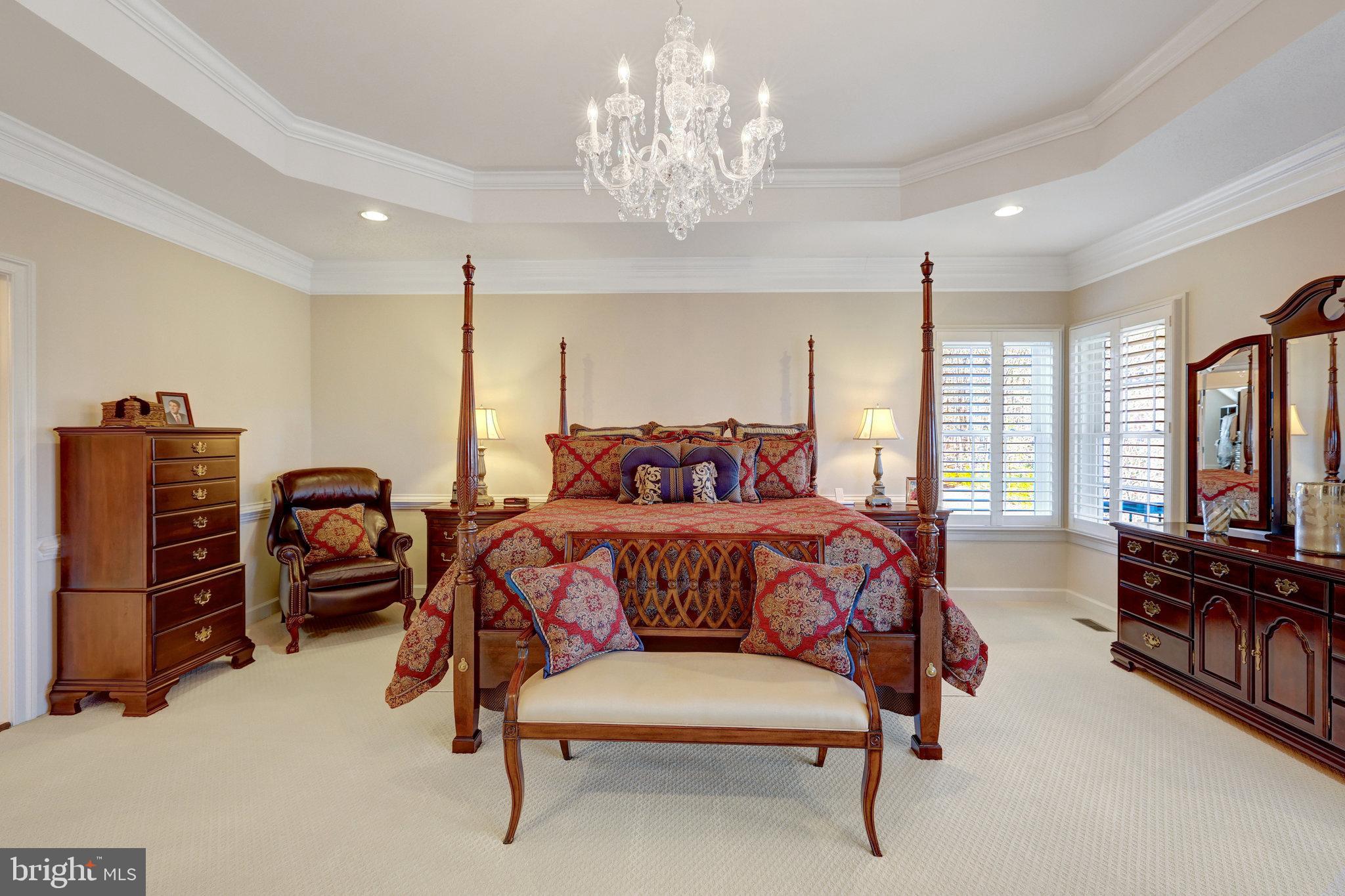 HUNTING CREST - Residential