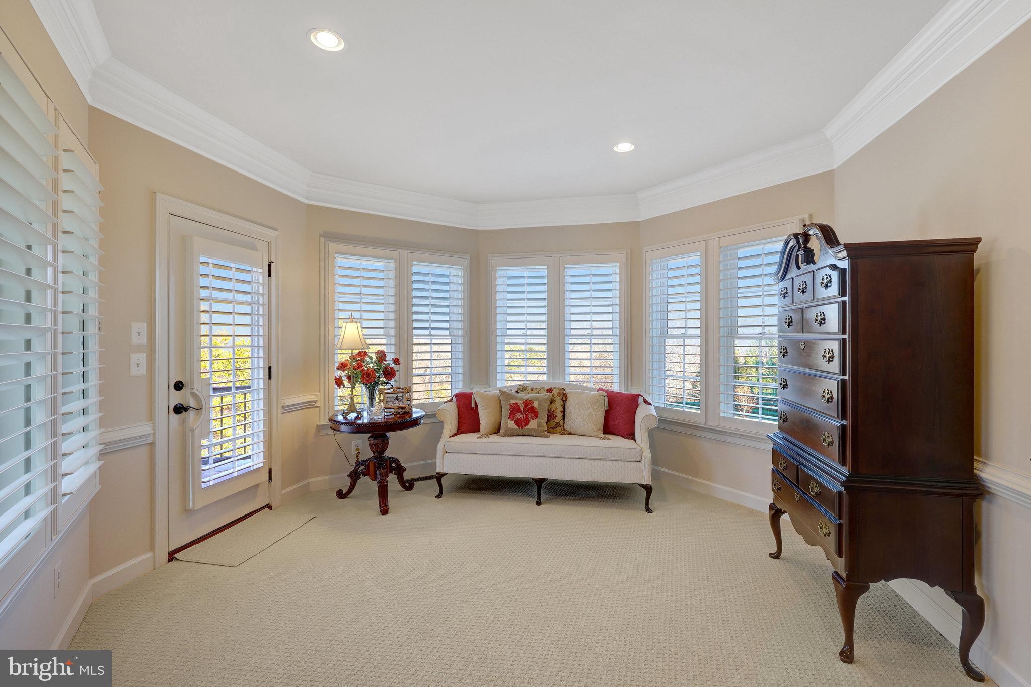 HUNTING CREST - Residential