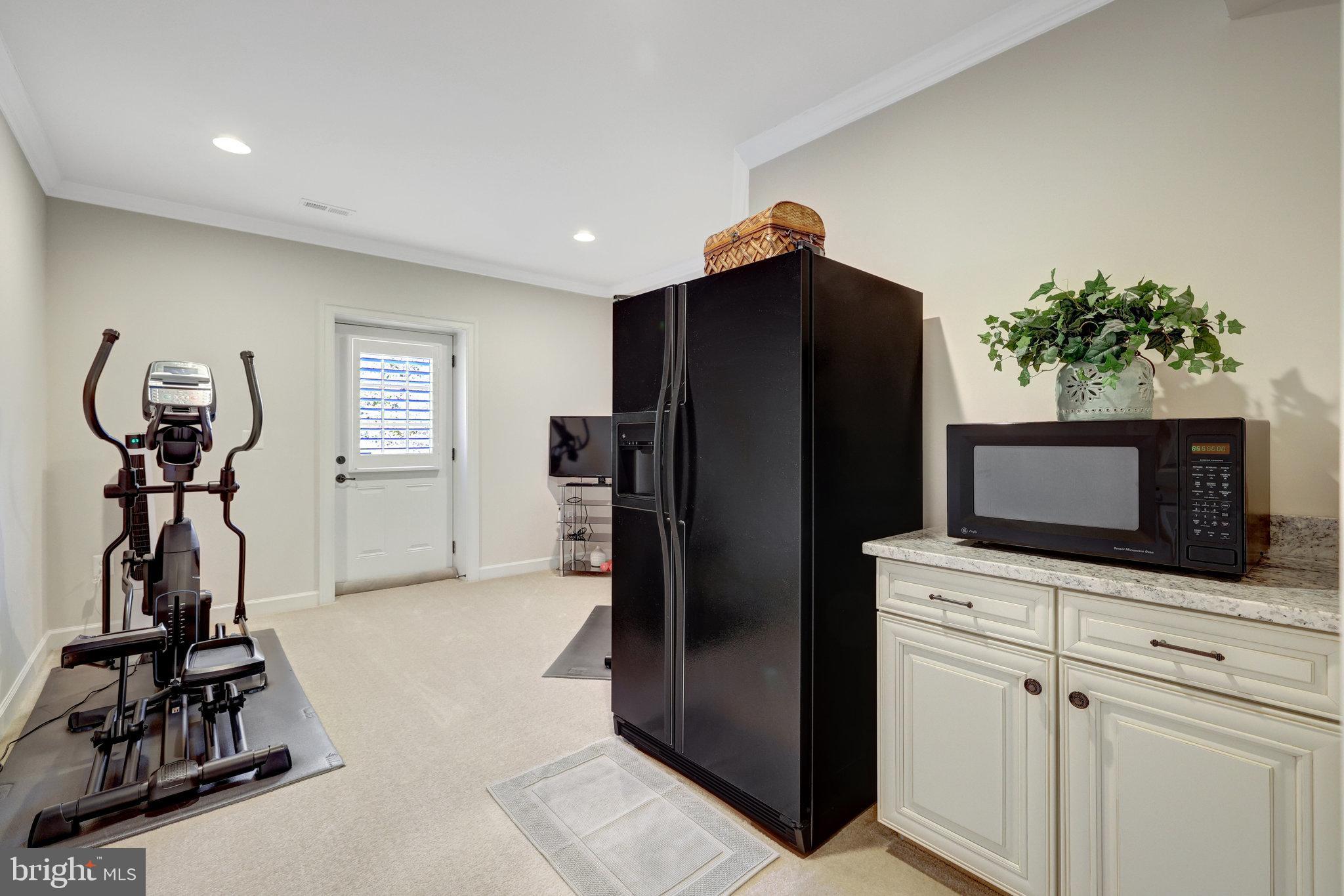 HUNTING CREST - Residential