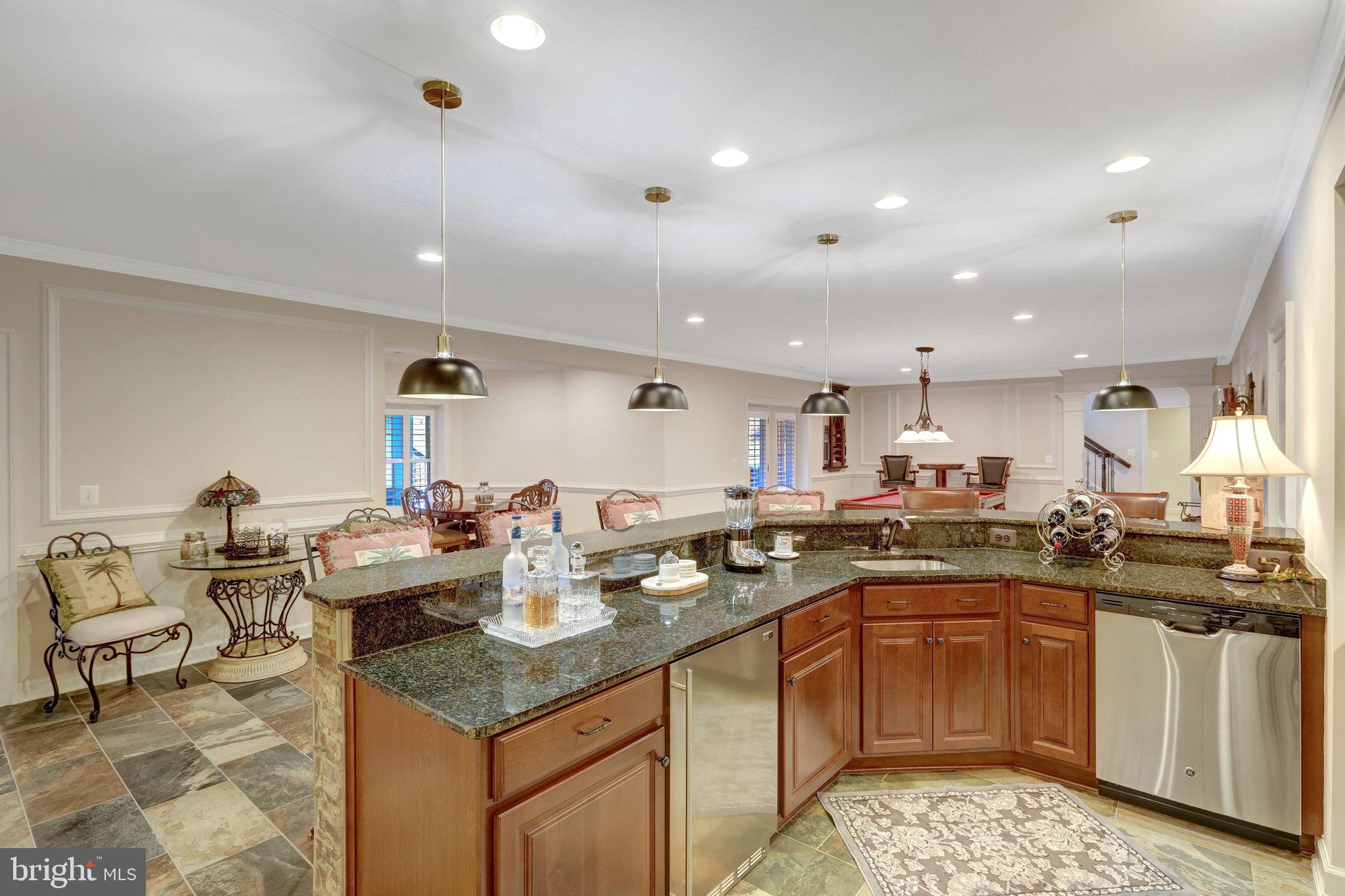 HUNTING CREST - Residential