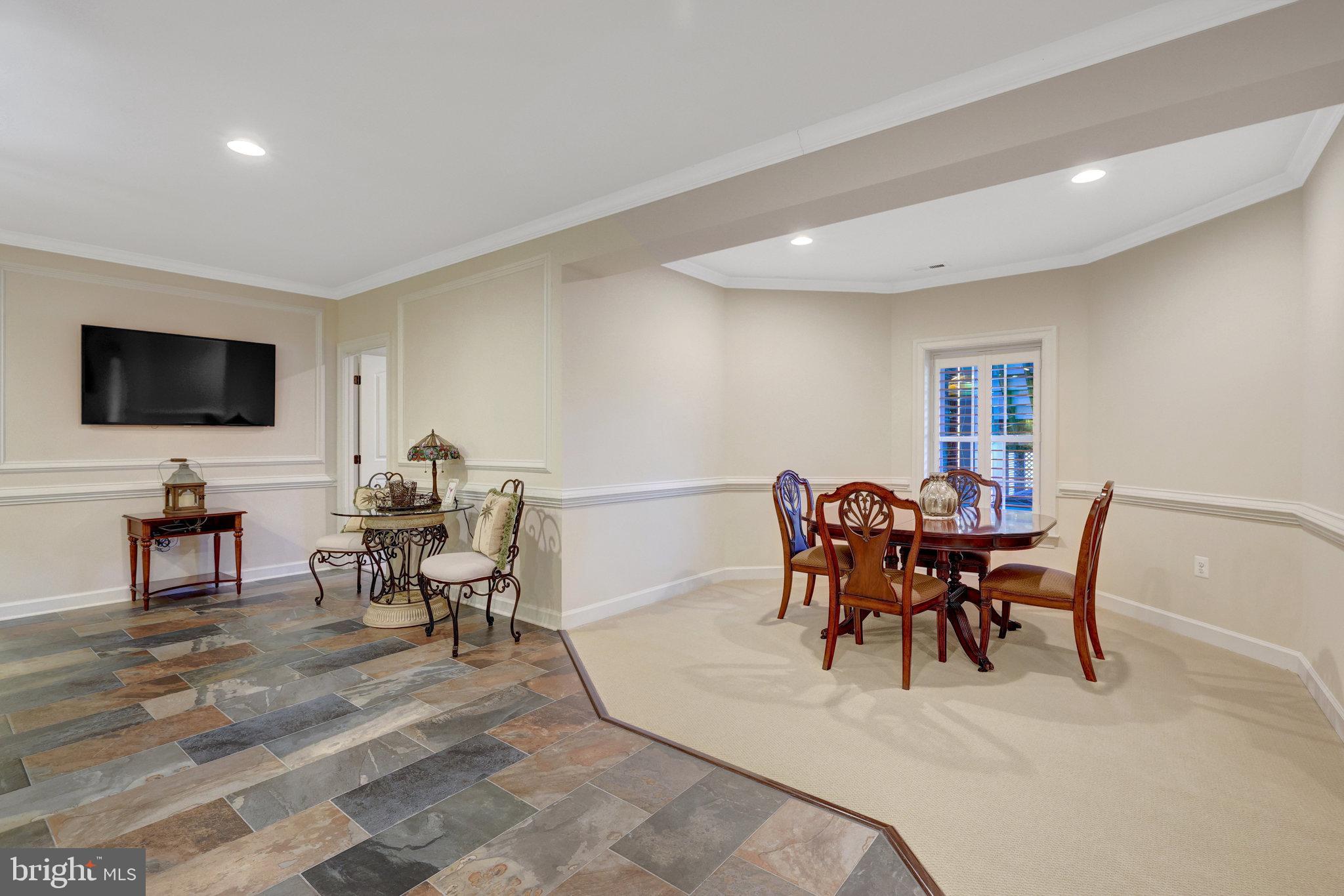 HUNTING CREST - Residential