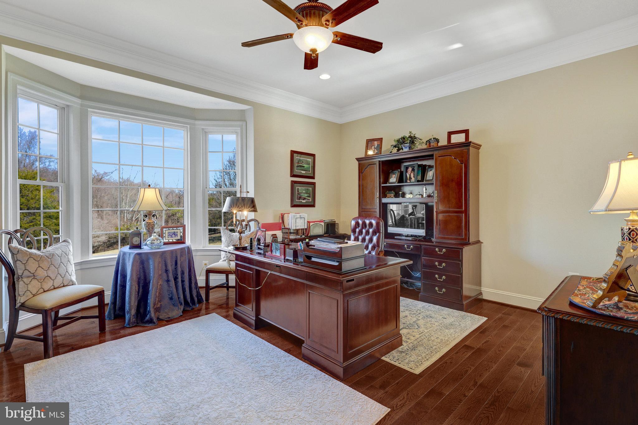 HUNTING CREST - Residential