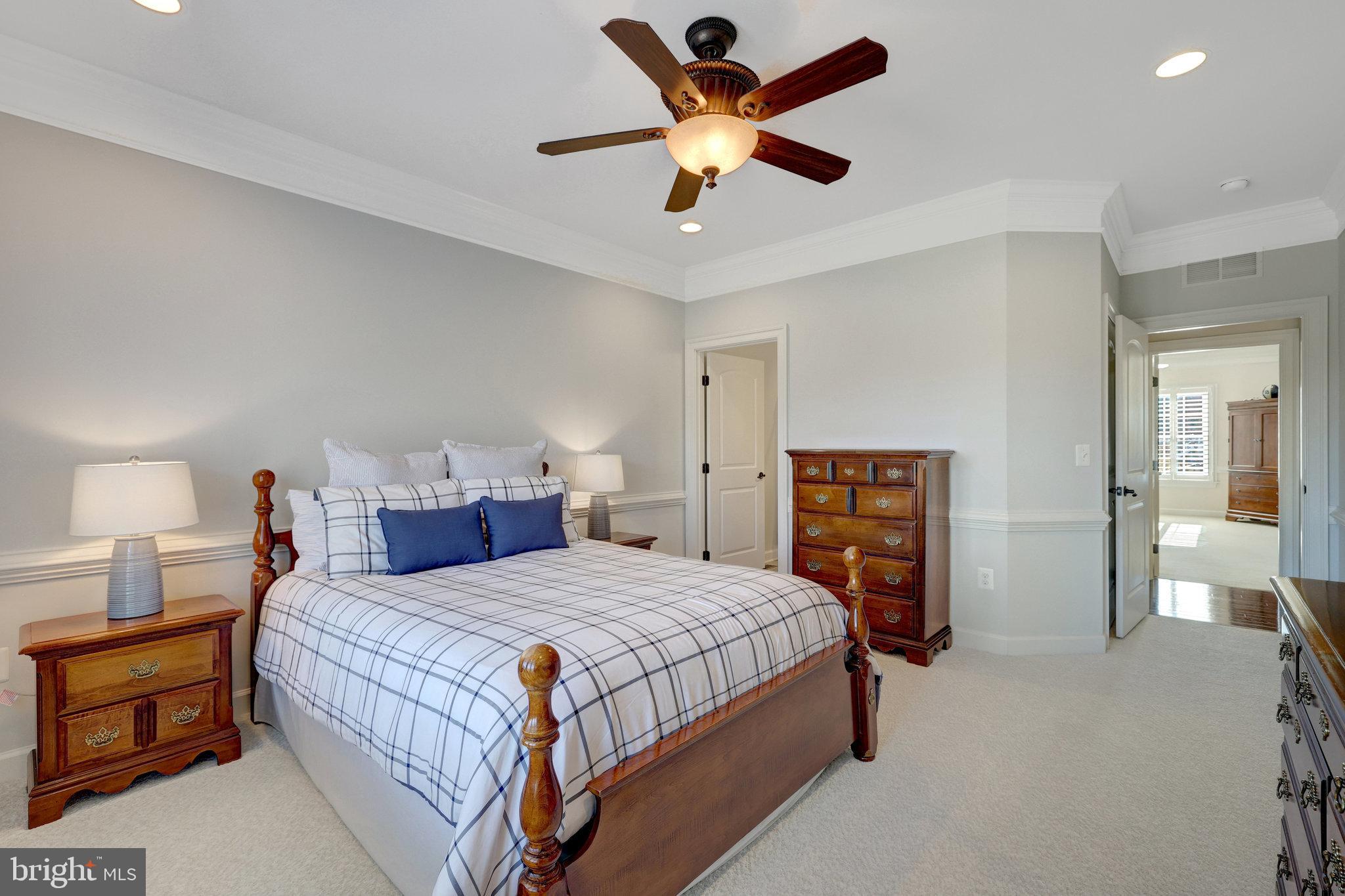 HUNTING CREST - Residential