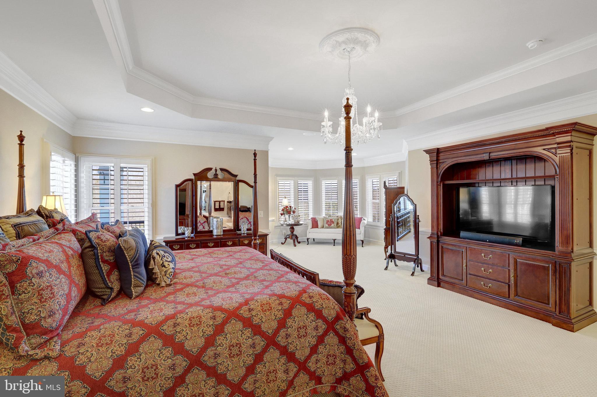 HUNTING CREST - Residential