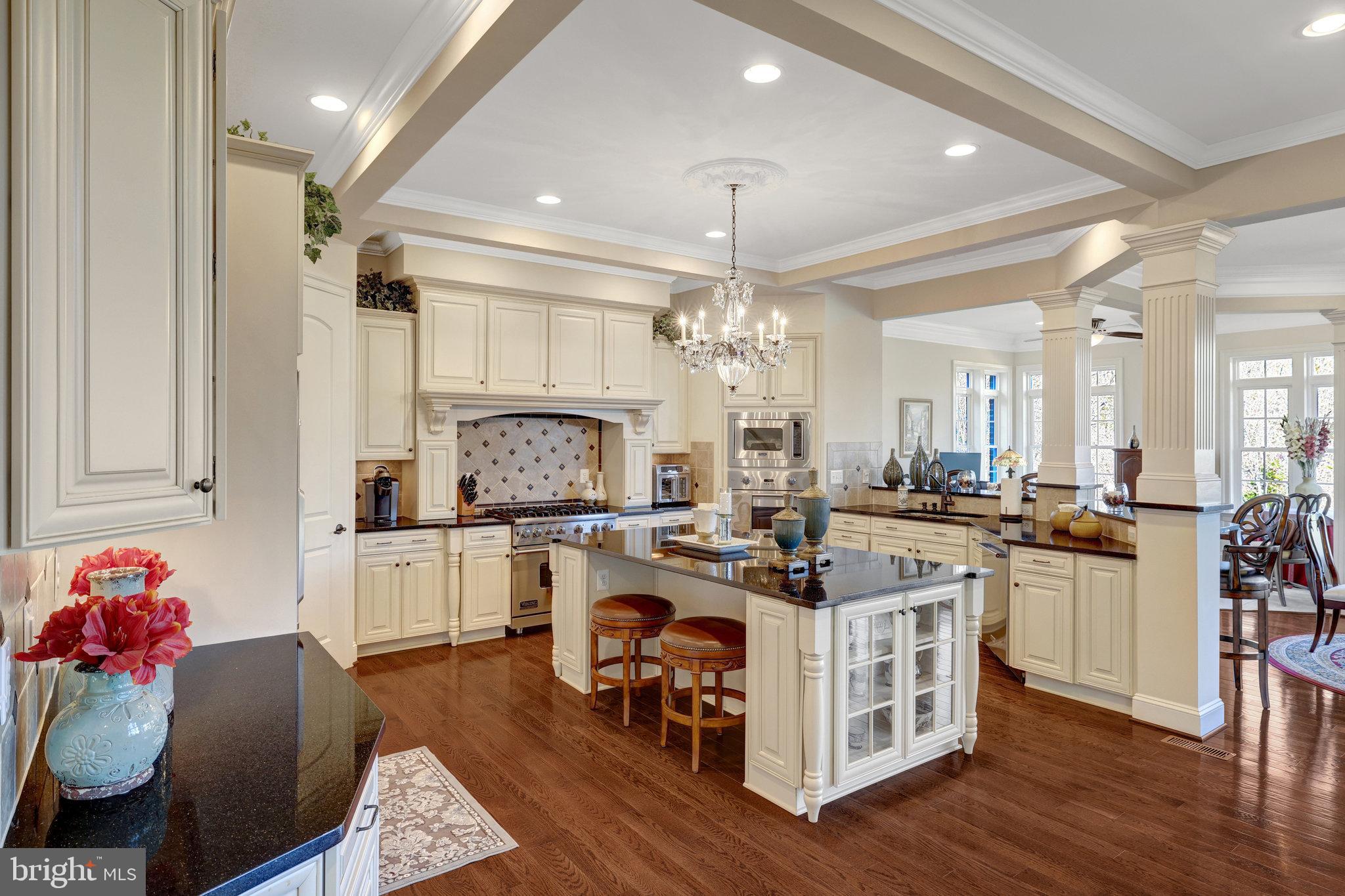 HUNTING CREST - Residential