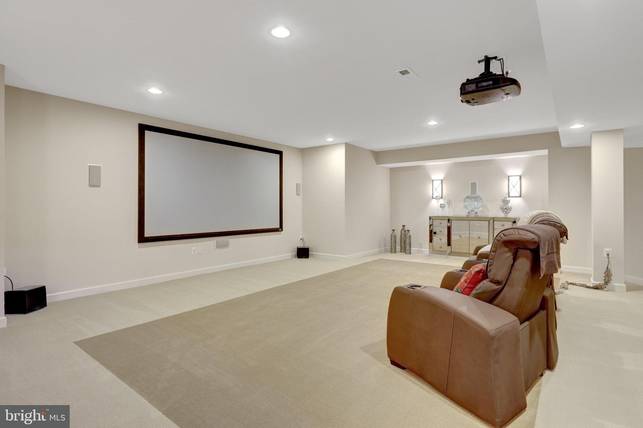 HUNTING CREST - Residential