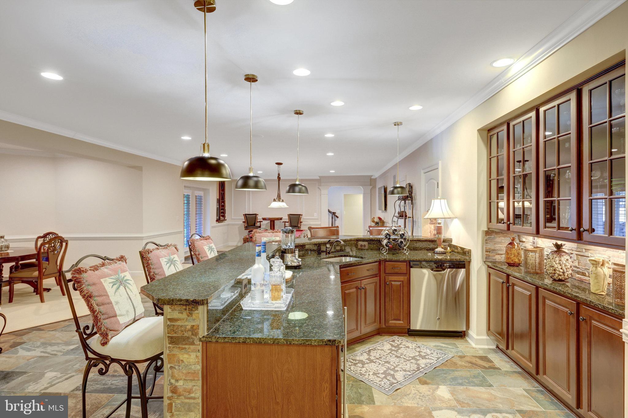 HUNTING CREST - Residential