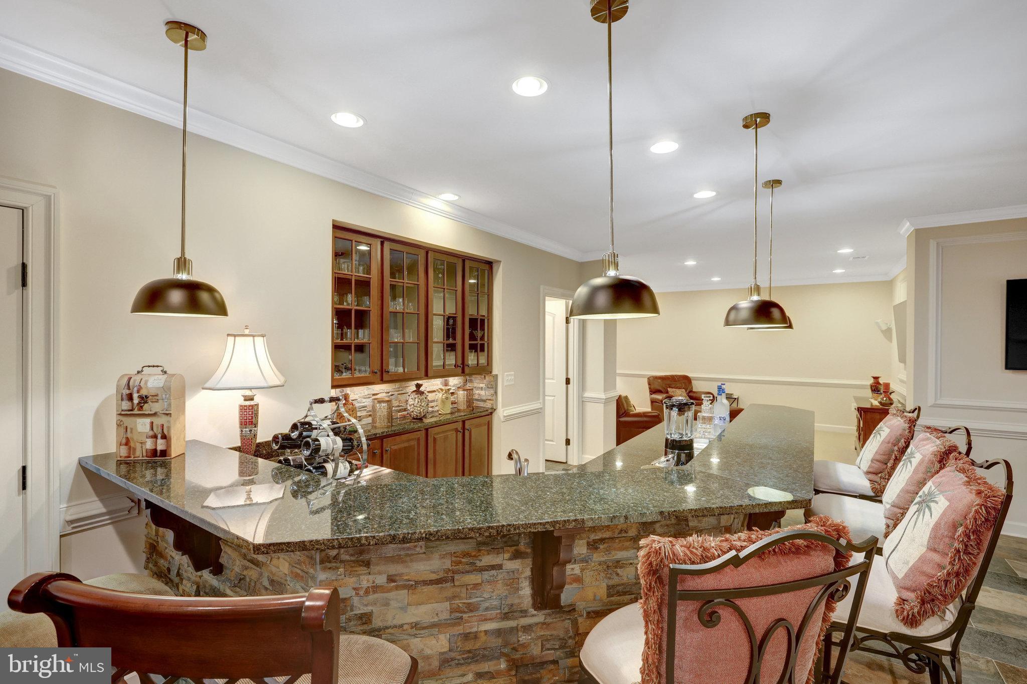 HUNTING CREST - Residential