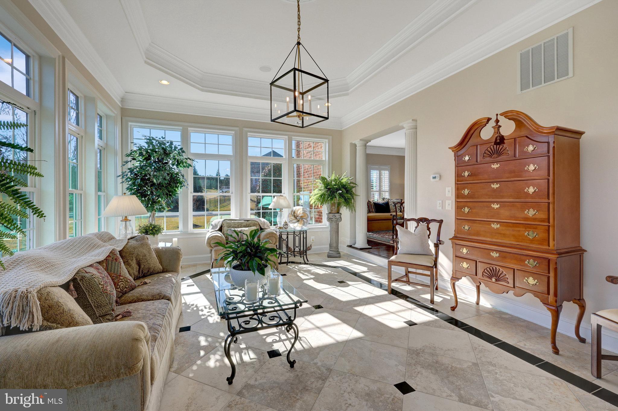 HUNTING CREST - Residential