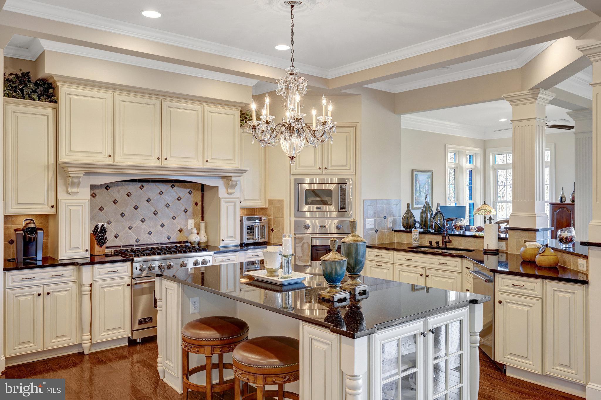 HUNTING CREST - Residential