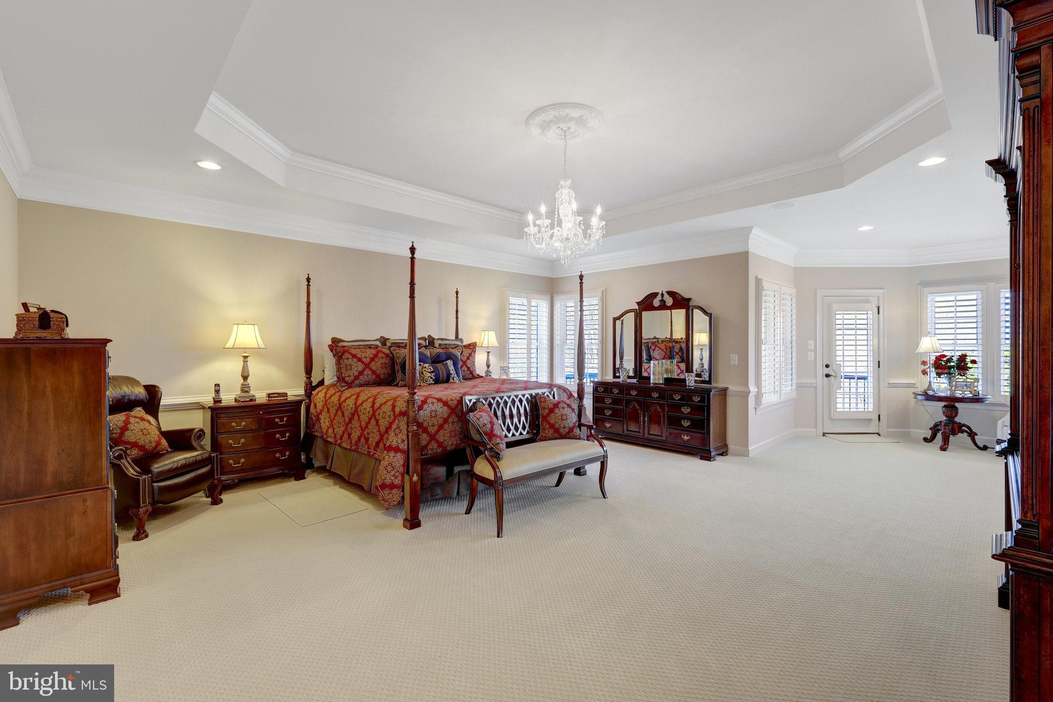 HUNTING CREST - Residential