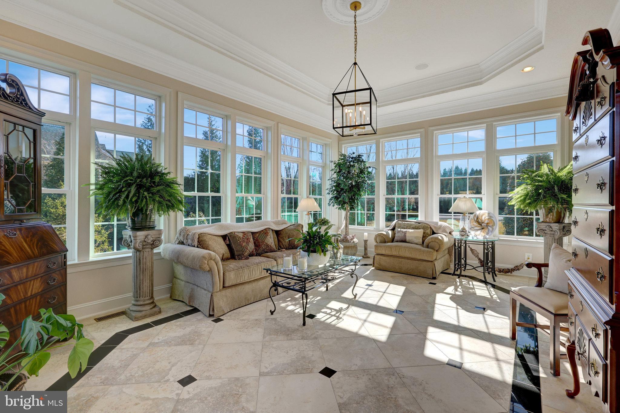 HUNTING CREST - Residential