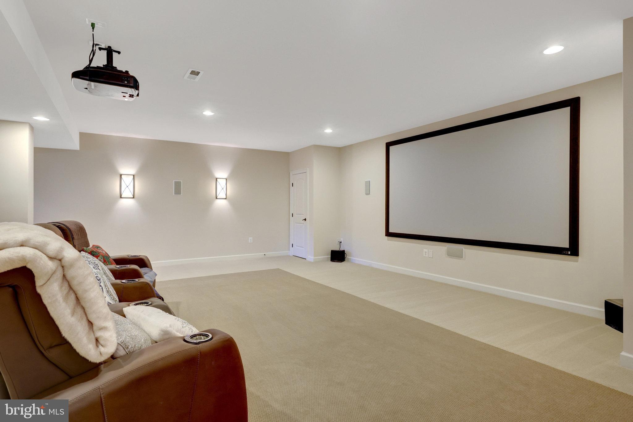 HUNTING CREST - Residential