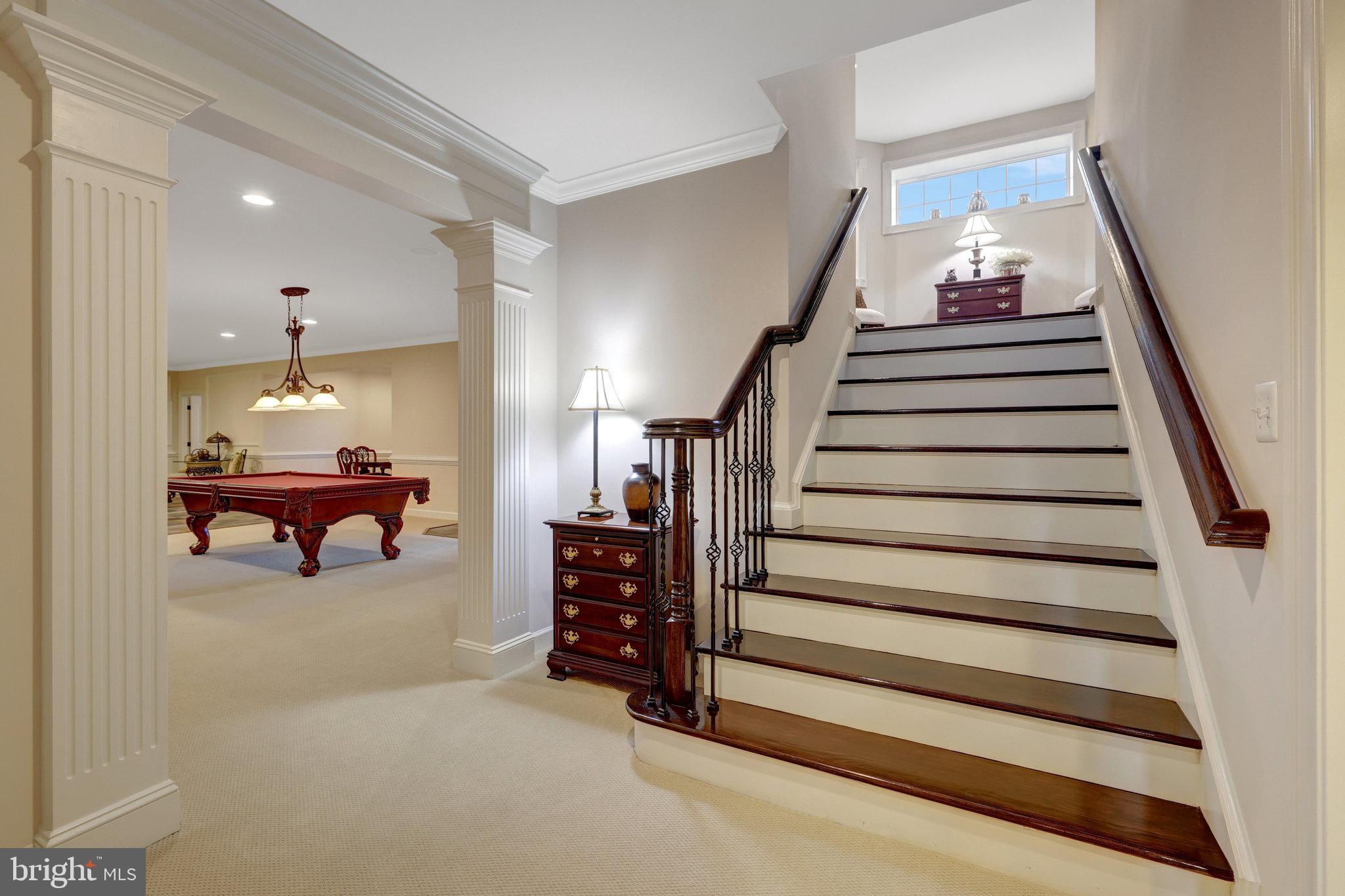 HUNTING CREST - Residential