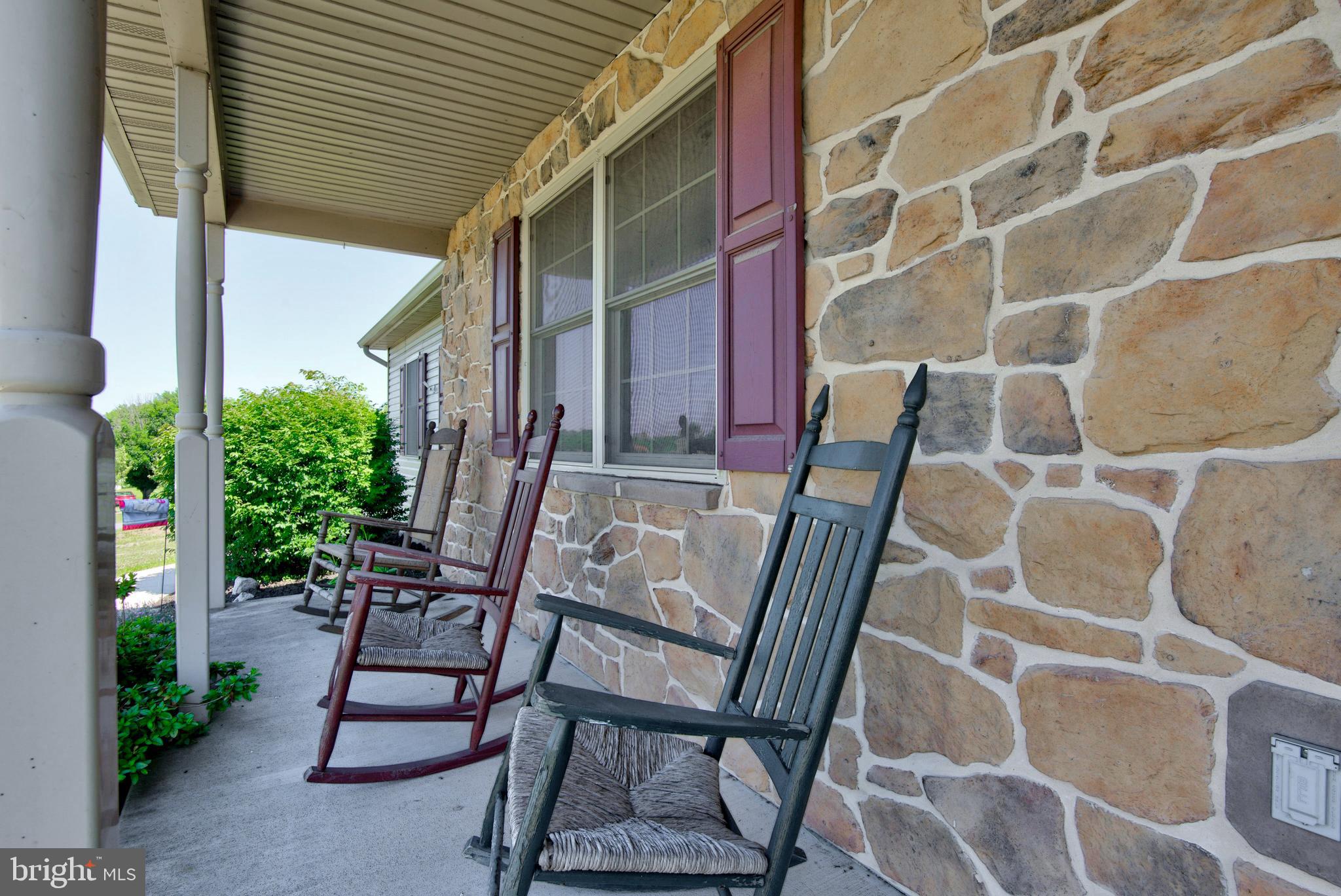 225 N GRANT ROAD