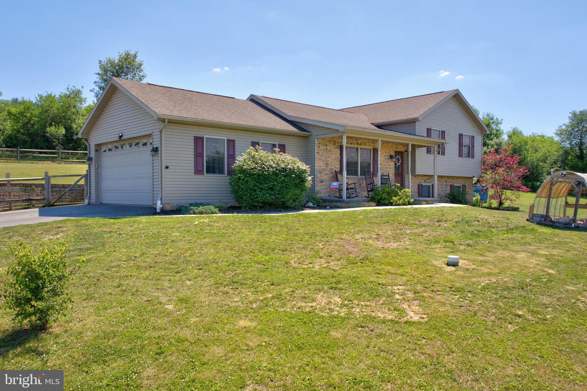 225 N GRANT ROAD