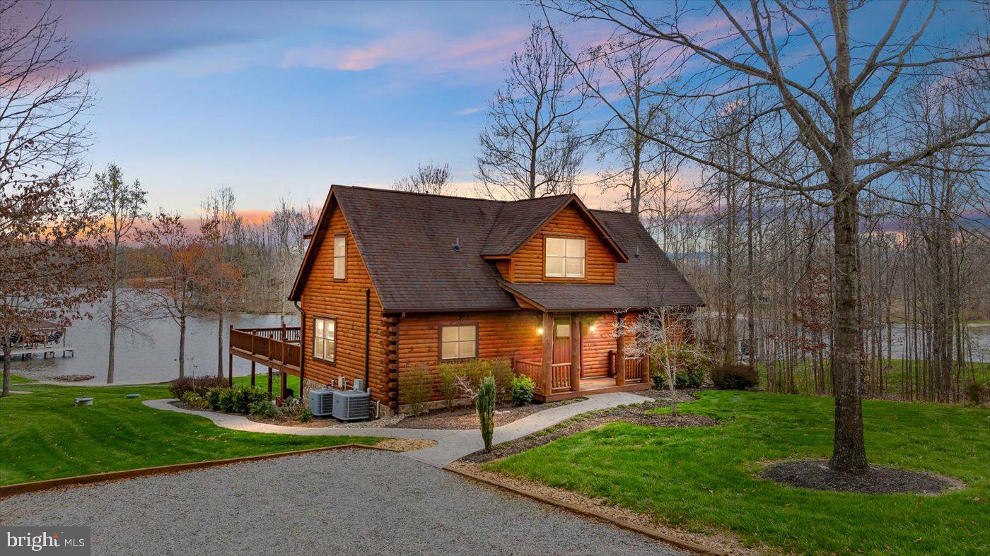 THE WATERS AT LAKE ANNA - Residential