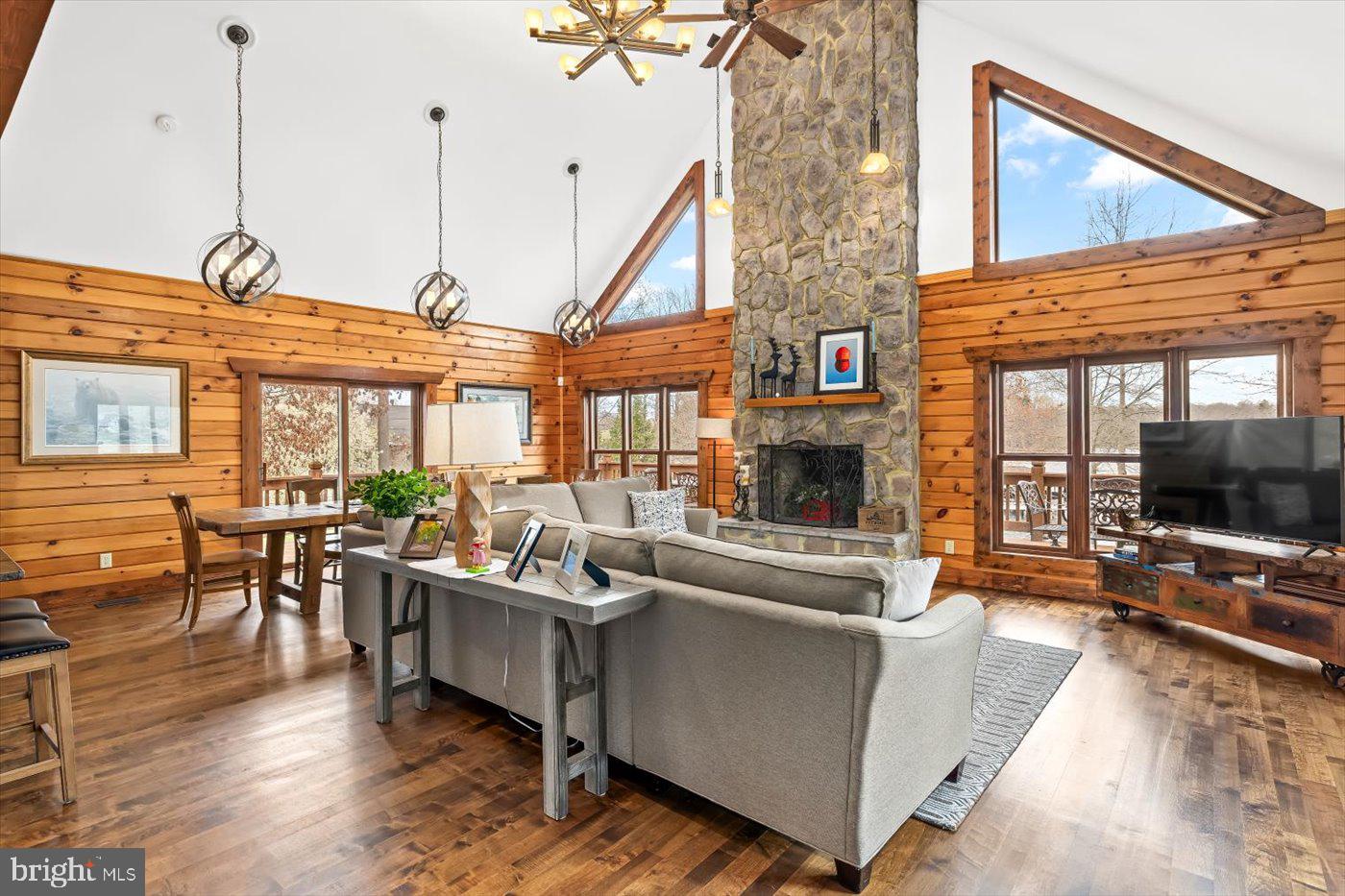 THE WATERS AT LAKE ANNA - Residential