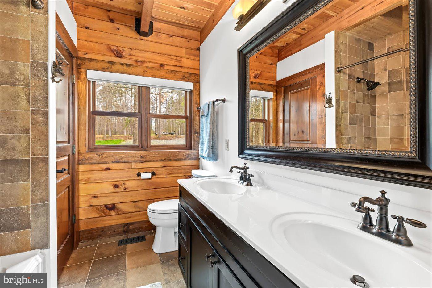 THE WATERS AT LAKE ANNA - Residential