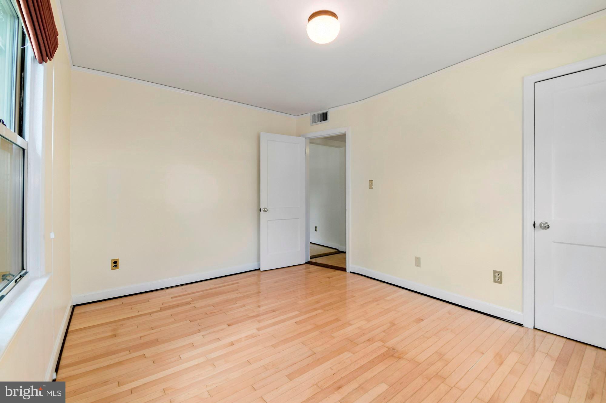 WHEATON HILLS - Residential