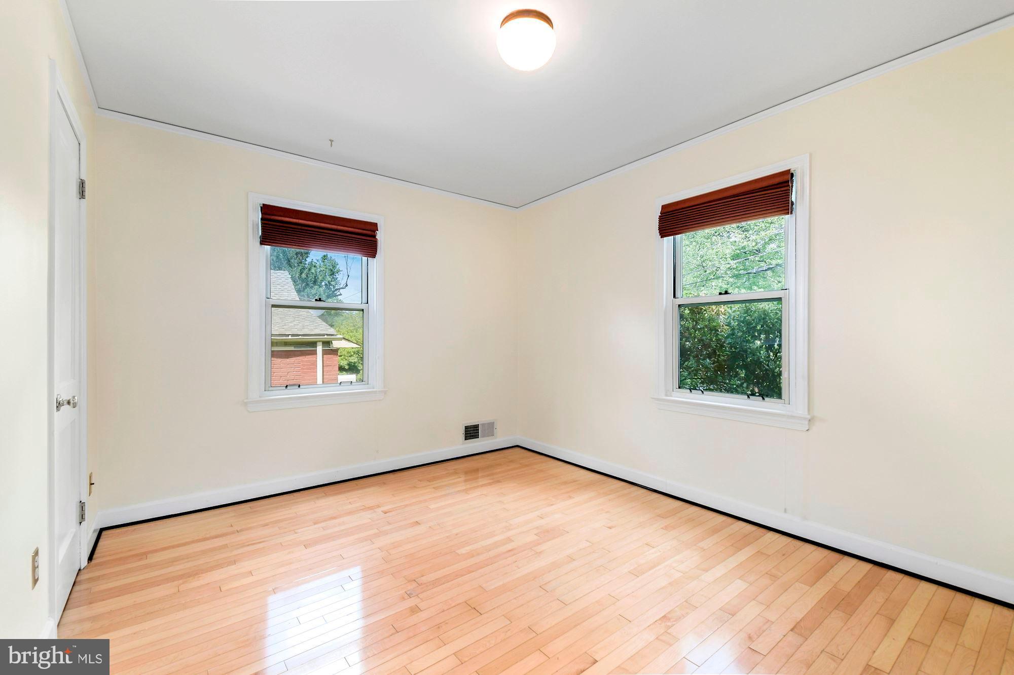 WHEATON HILLS - Residential