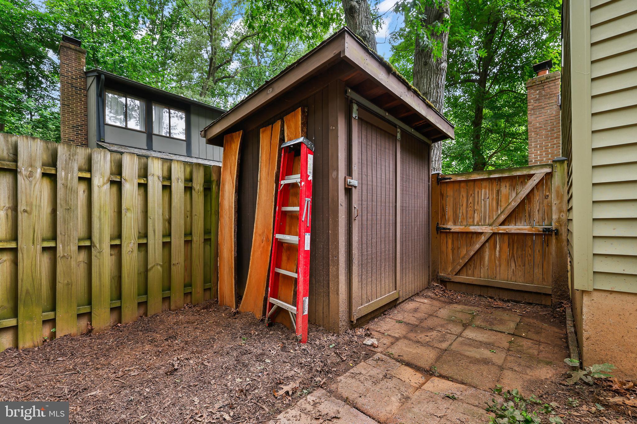 RESTON - Residential