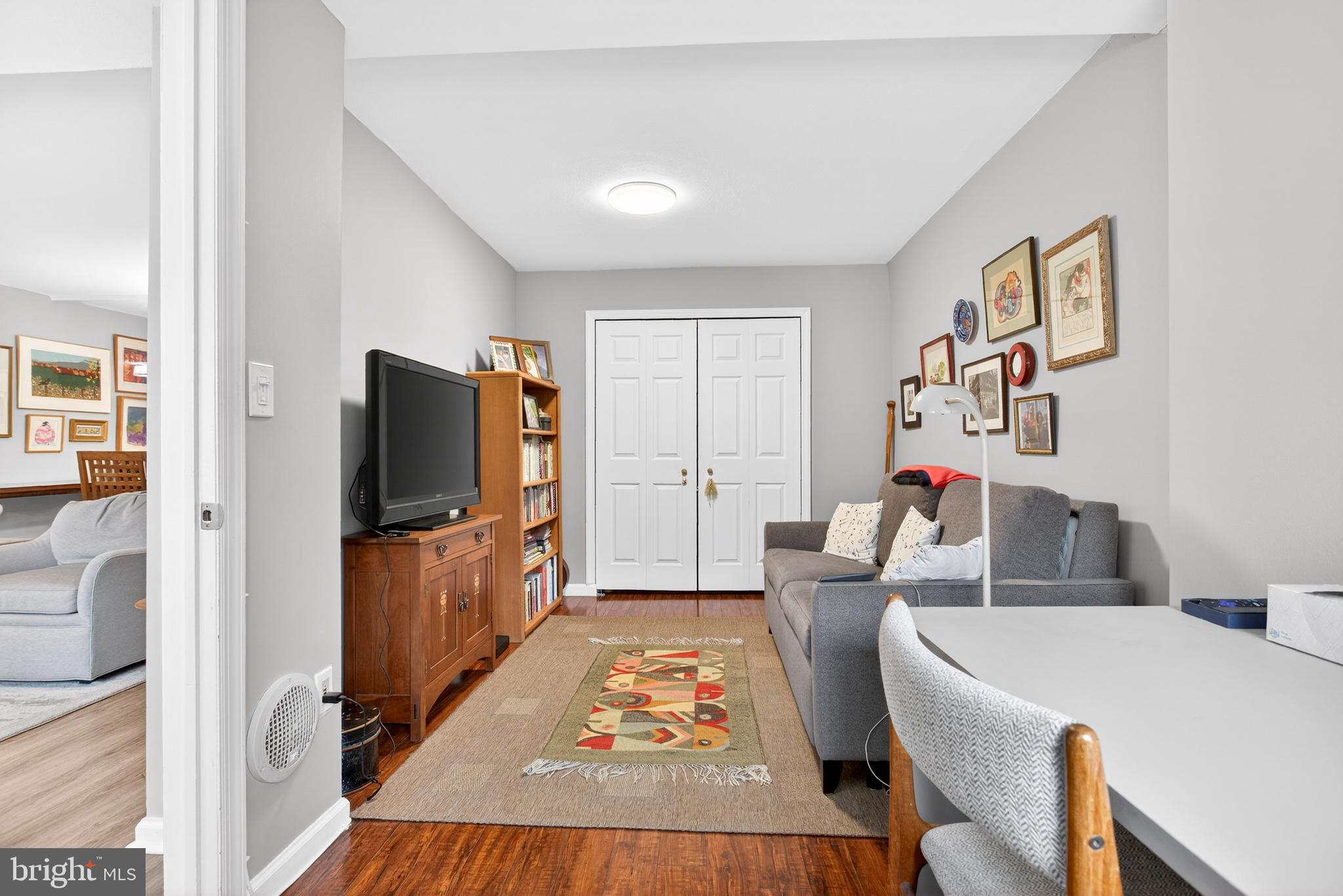 ART MUSEUM AREA - Residential